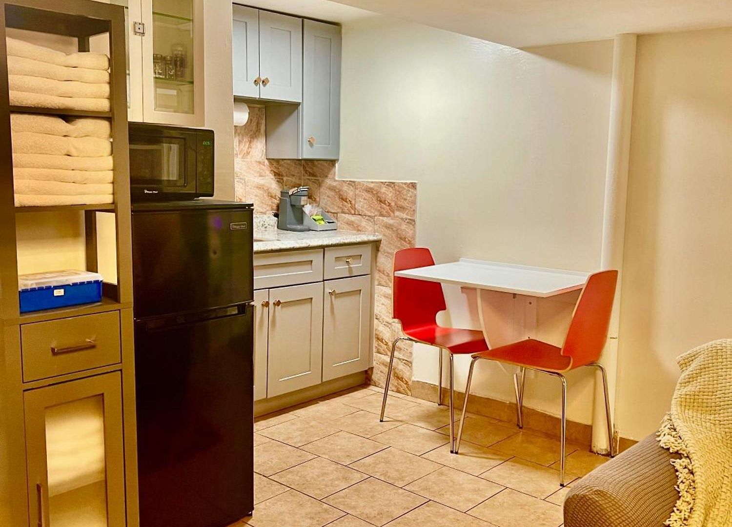 Intercon Ground Apartment *
