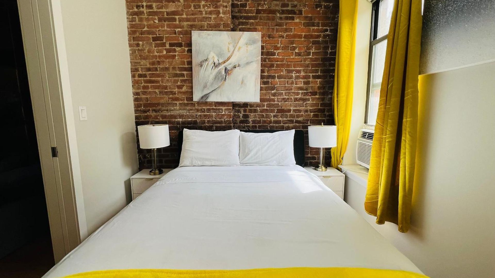 The Avalon Luxe Apartment *