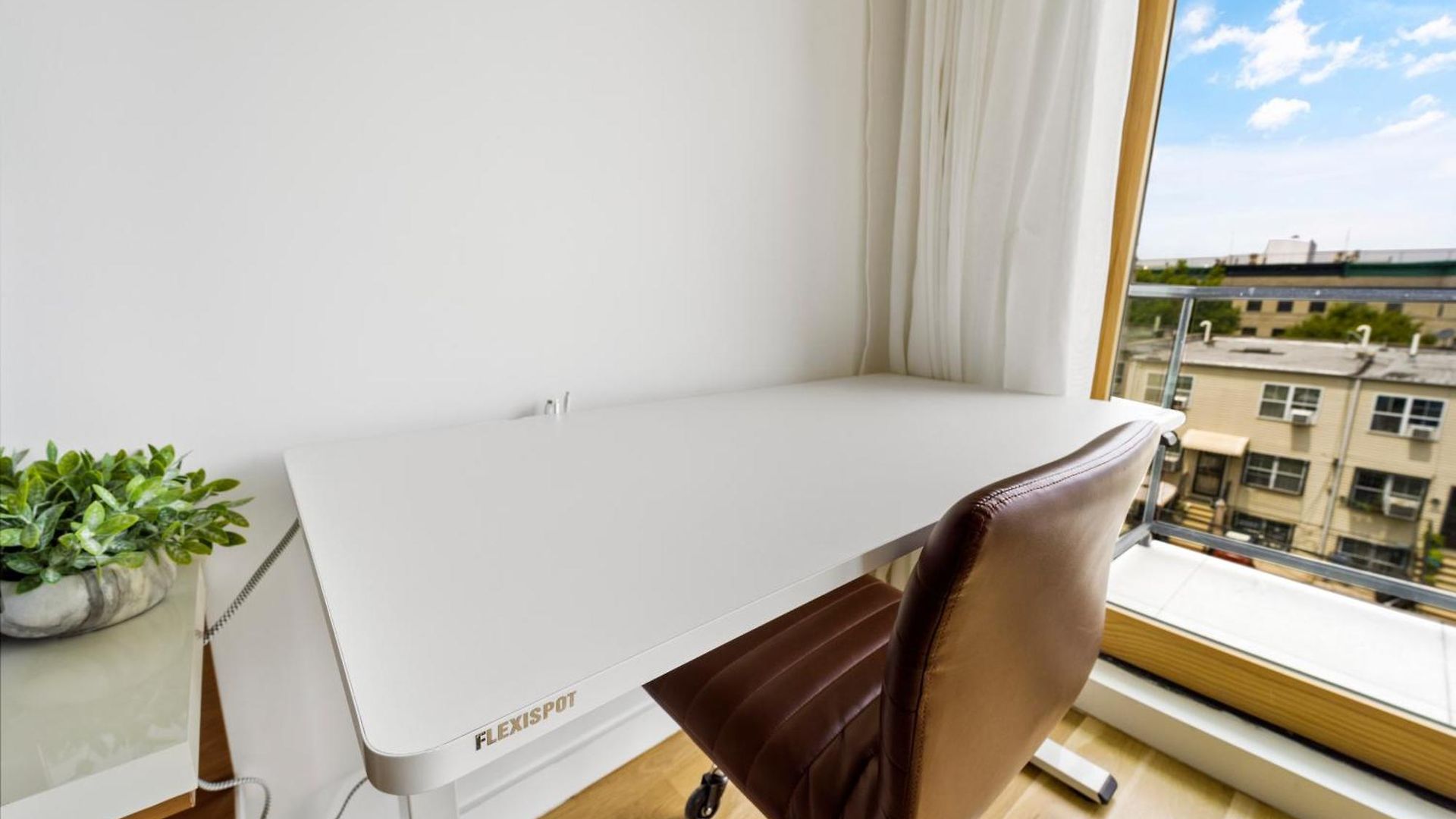 Apartment Sunny Oasis With Wd I Air I Desk I Free Park *