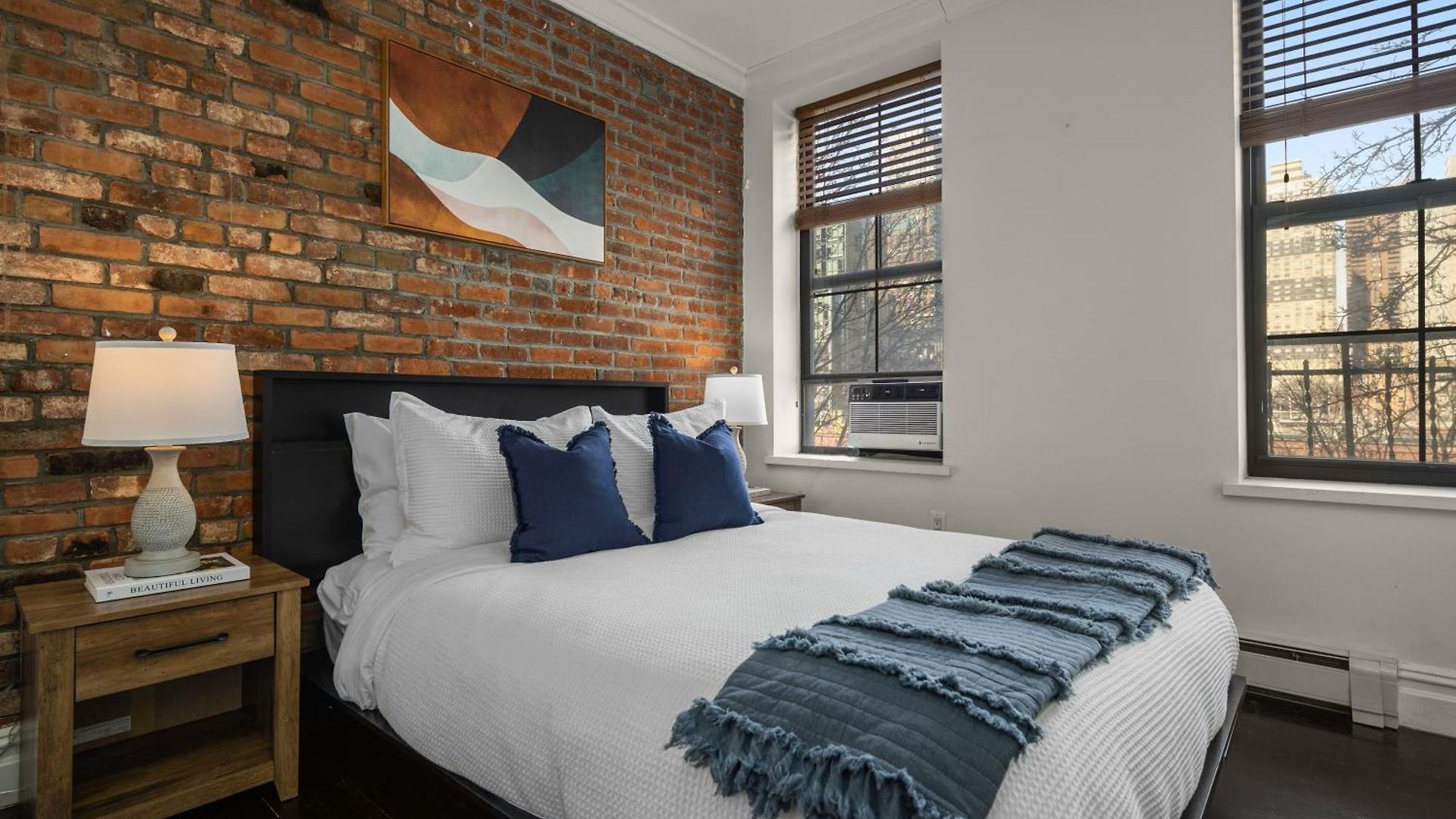 Rustic Nyc In Trendy Hudson Yard *