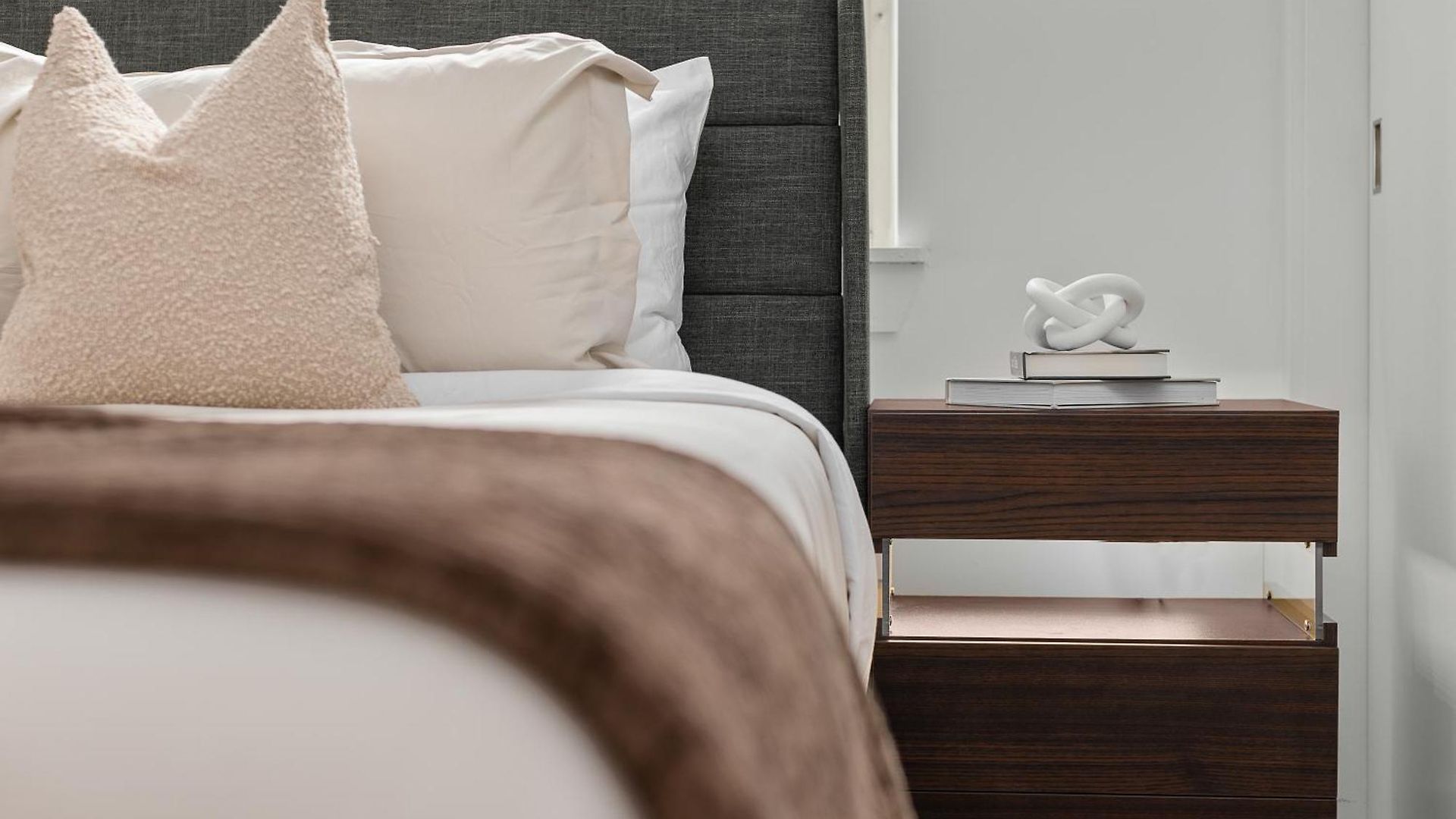 Modern 2br Steps From New York's Iconic Broadway * New York