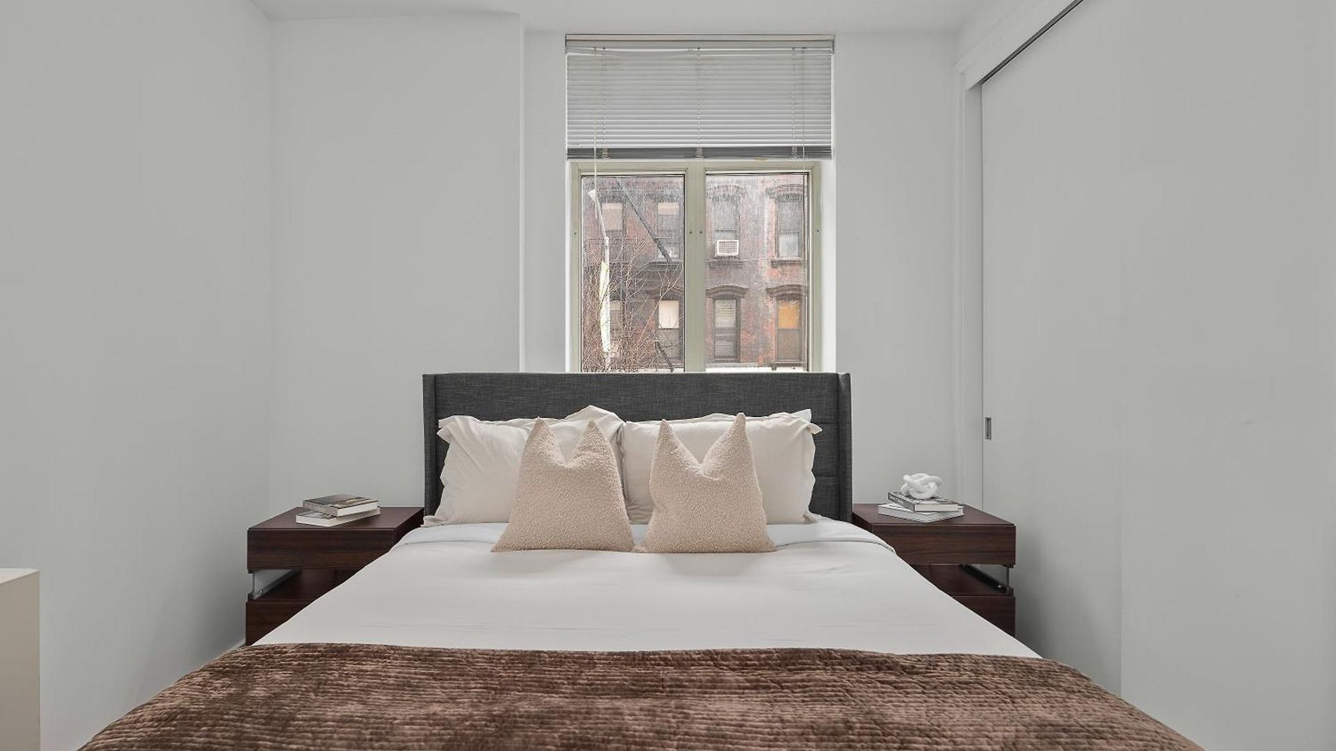 Apartment Modern 2br Steps From New York's Iconic Broadway