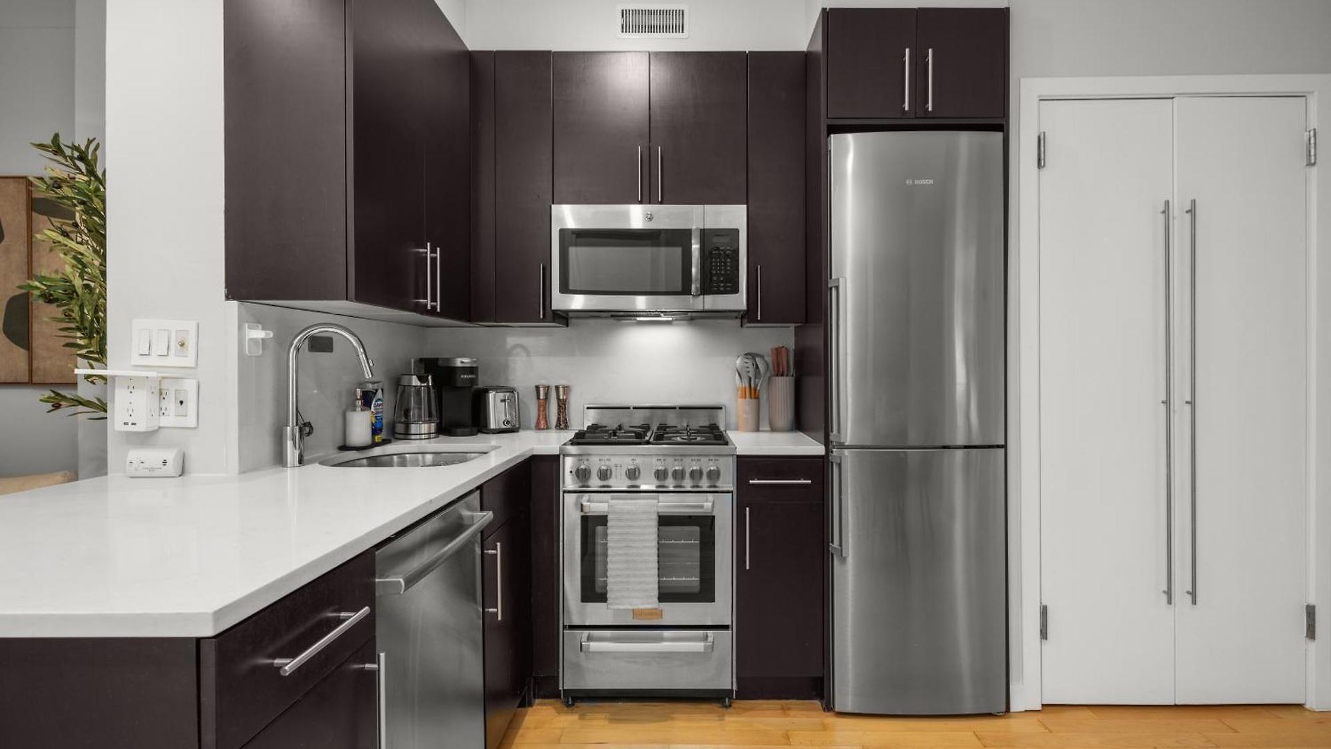 Stylish 2br In The Heart Of East Village Apartment