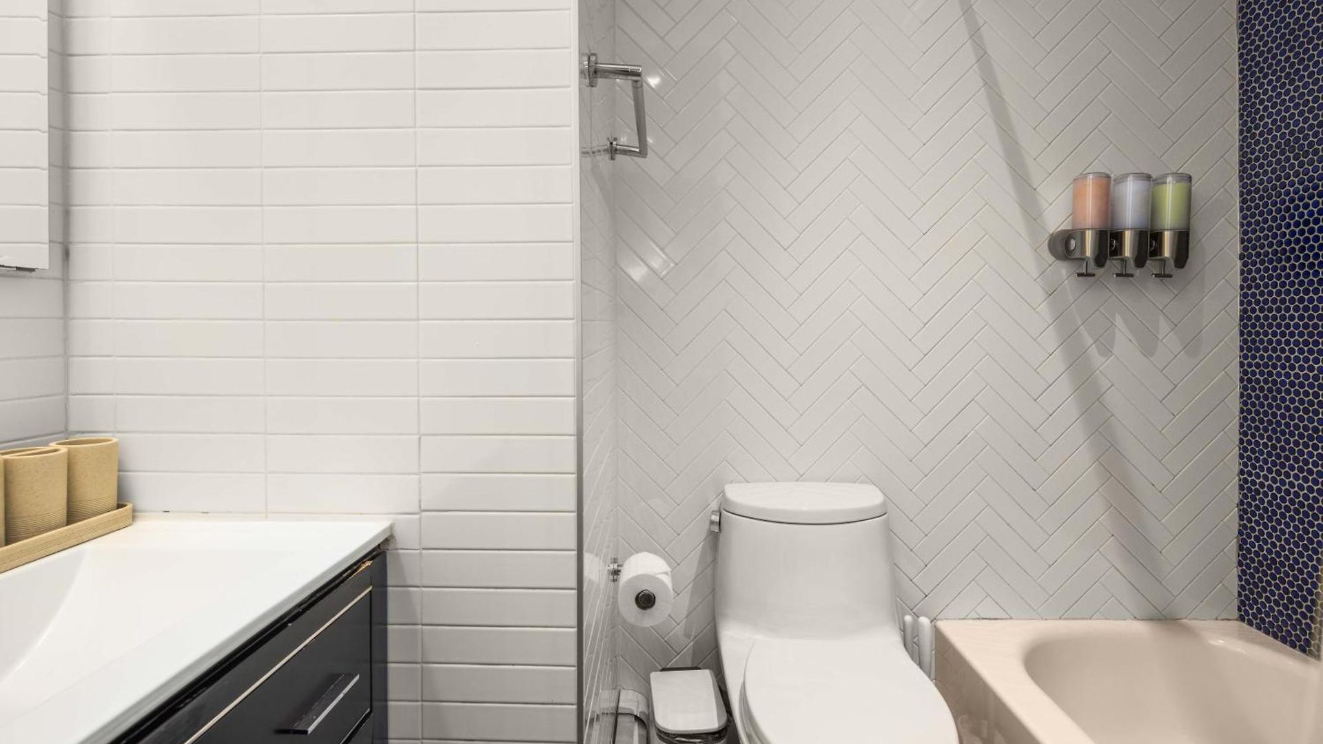 Apartment Nyc's Prime Location Upscale 2br *