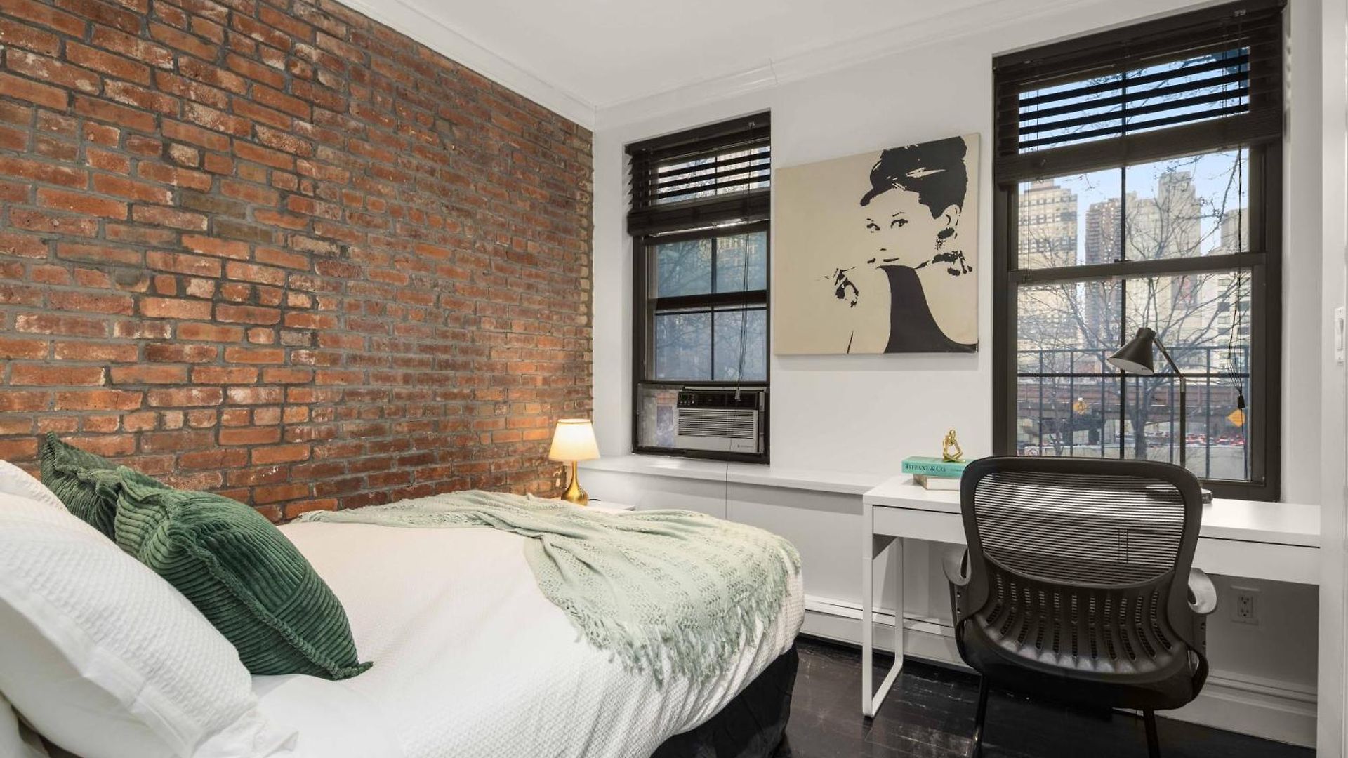 Nyc's Prime Location Upscale 2br
