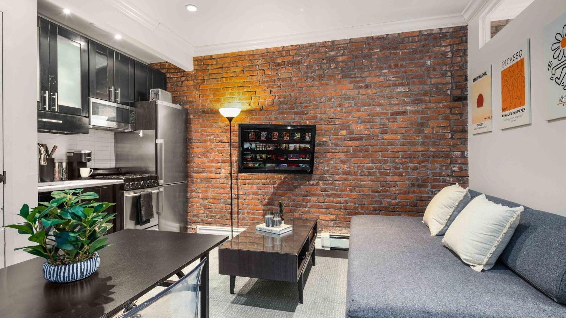 Nyc's Prime Location Upscale 2br