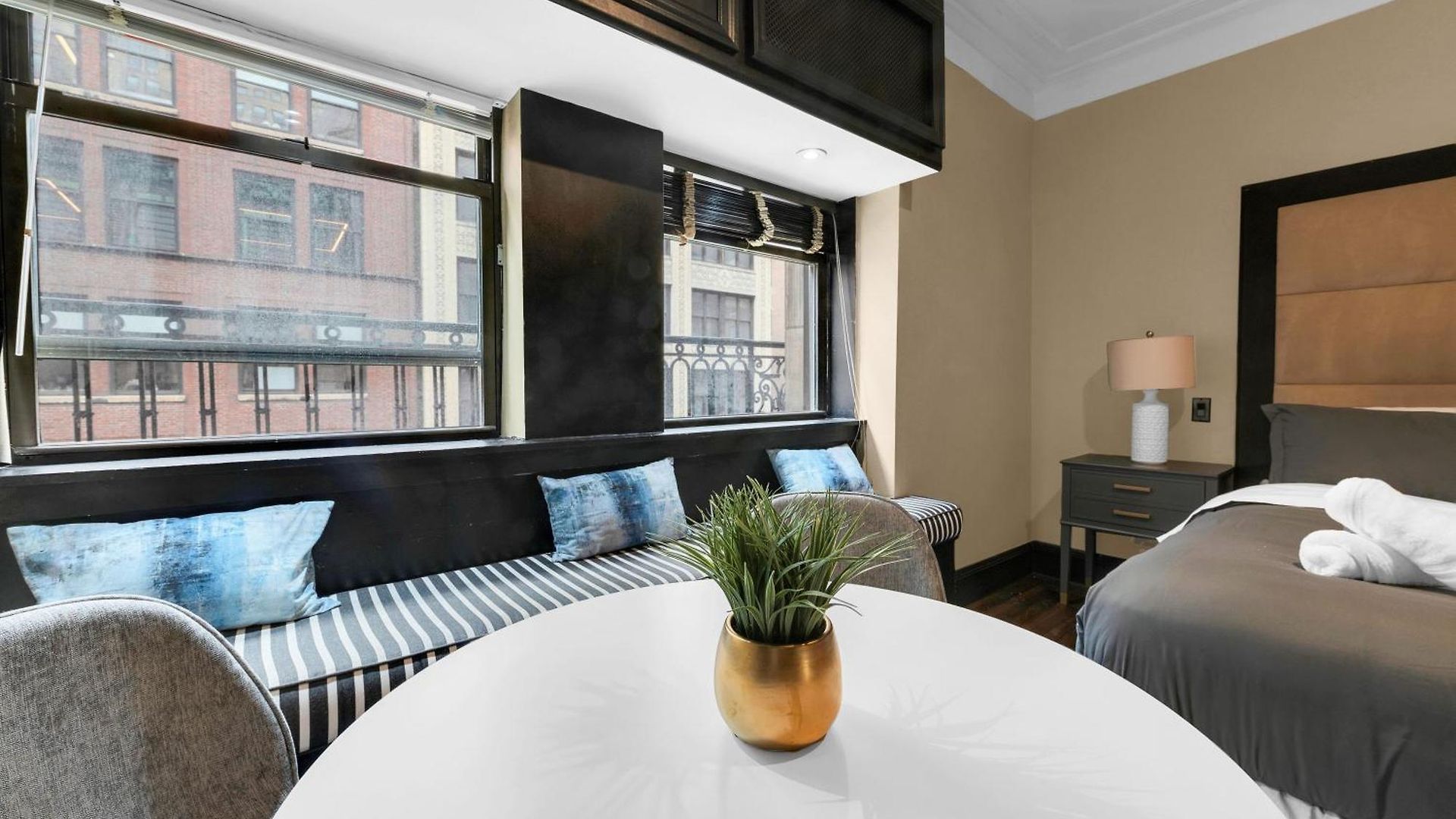 Nyc In The Location! Walking Distance To Everything! * New York