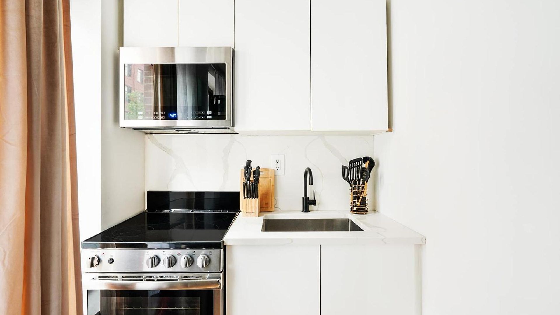 69-2c Brand New Prime Lower East Side 1br * New York