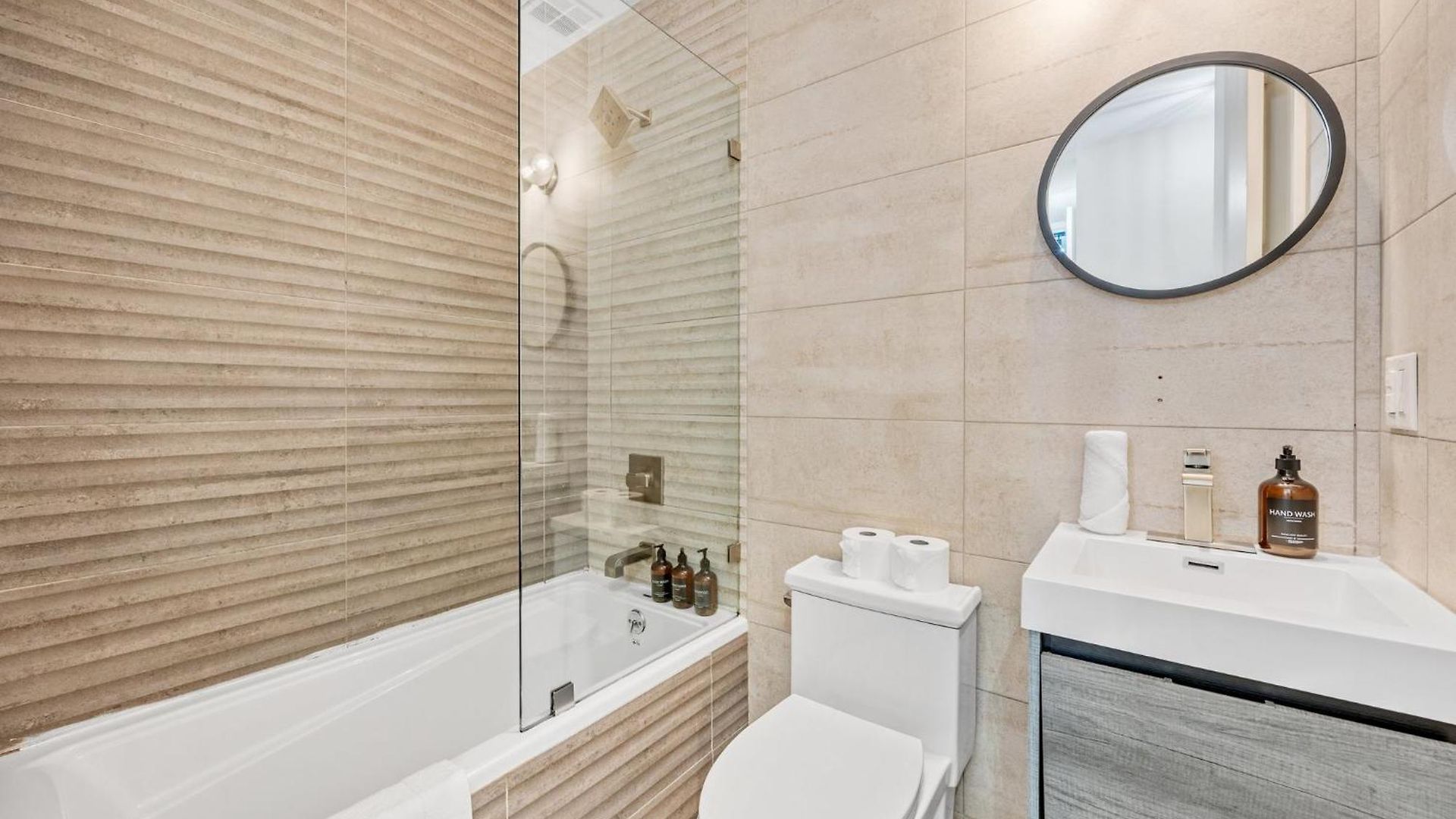 Mid-century 5br And 5 Baths W Ps5 & Laundry *