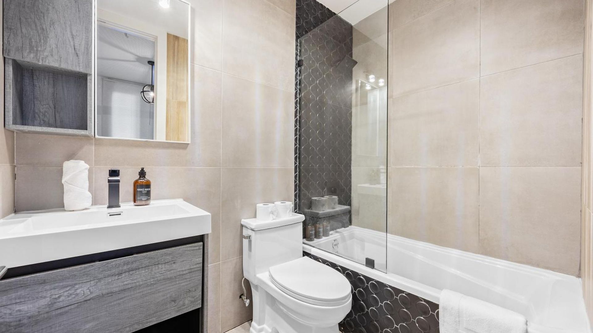 Mid-century 5br And 5 Baths W Ps5 & Laundry New York