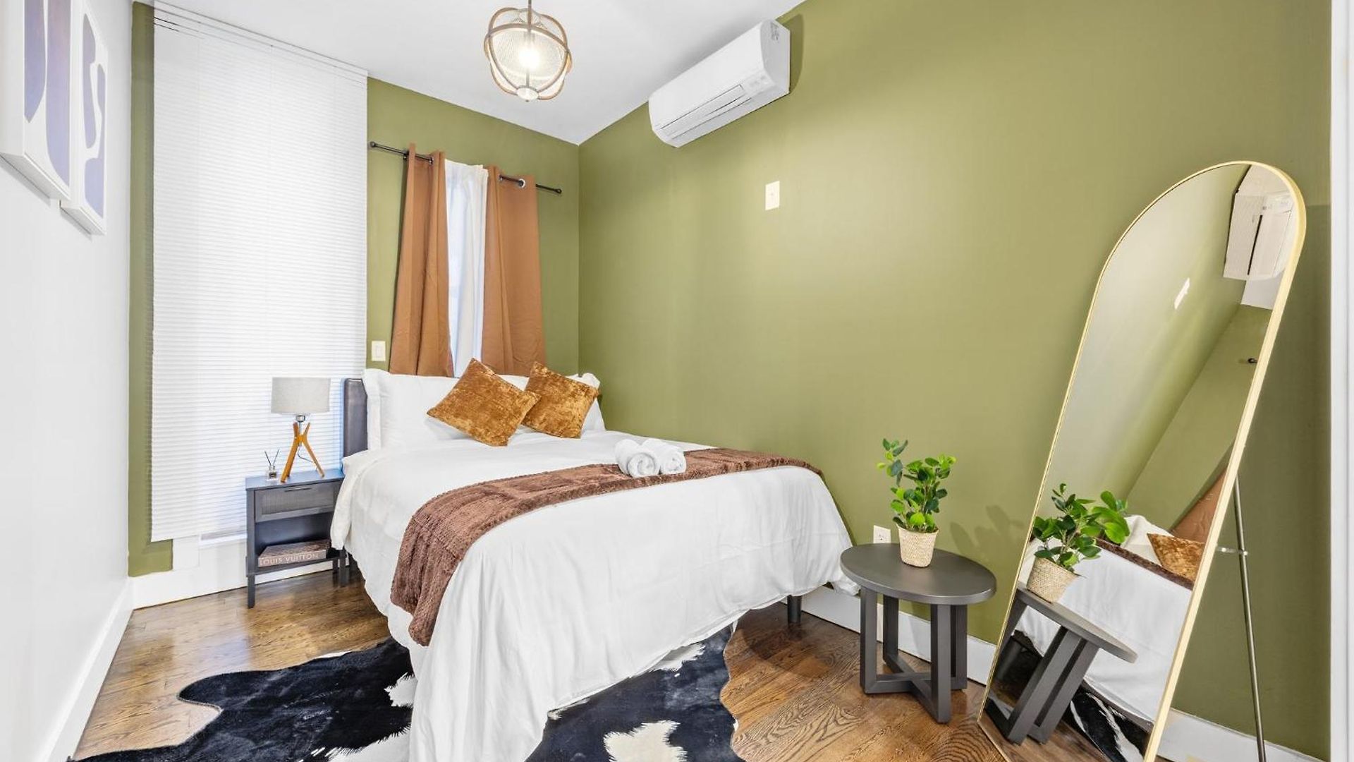 Mid-century 5br And 5 Baths W Ps5 & Laundry Apartment New York