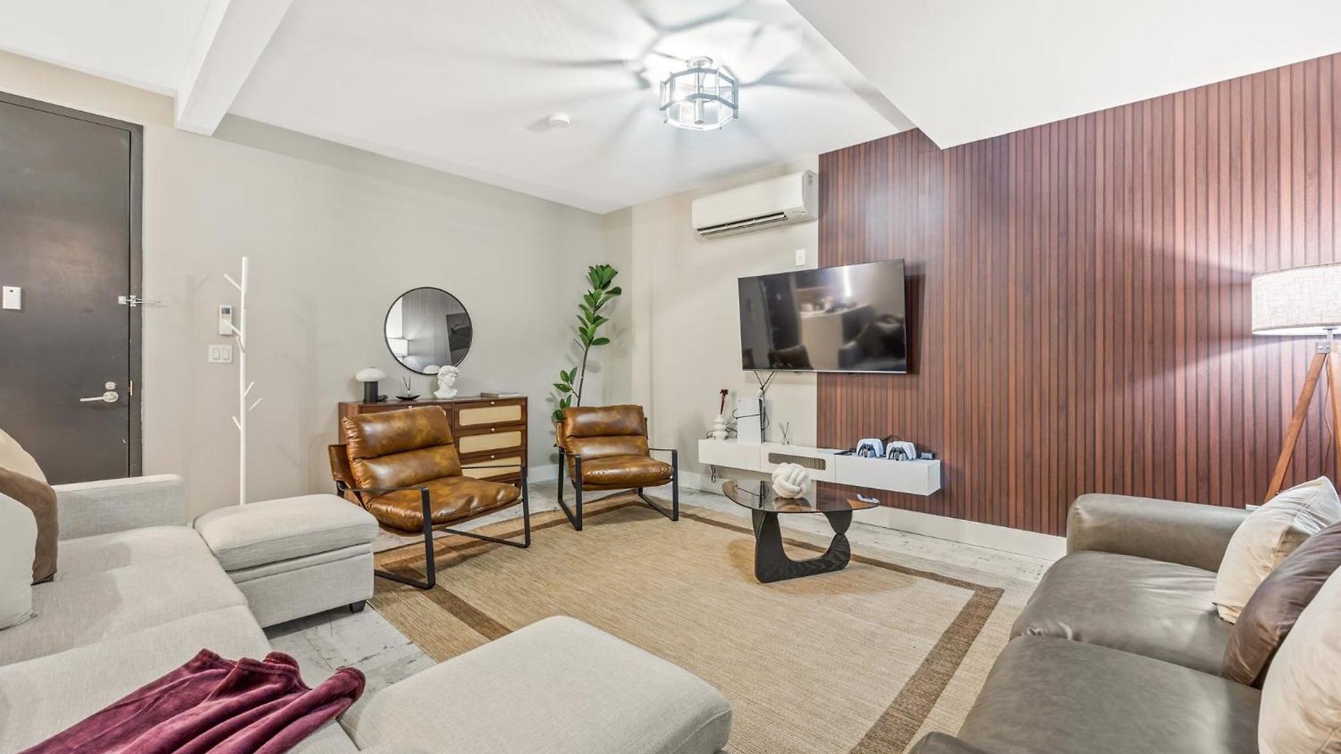 Apartment Mid-century 5br And 5 Baths W Ps5 & Laundry New York