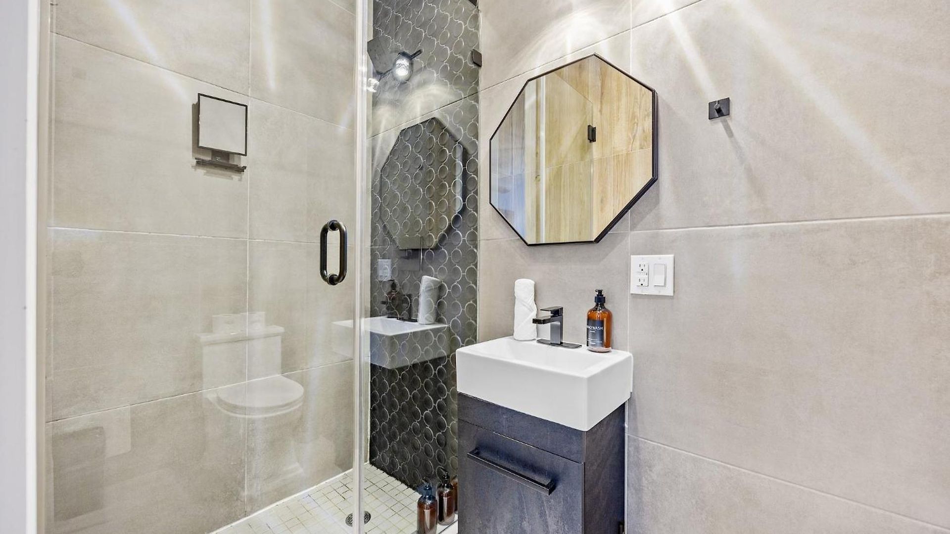 Apartment Mid-century 5br And 5 Baths W Ps5 & Laundry New York