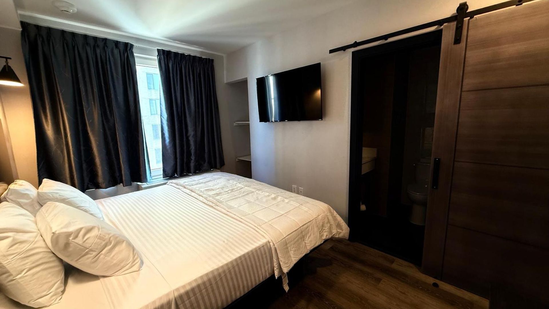 Hotel Bkway Brooklyn