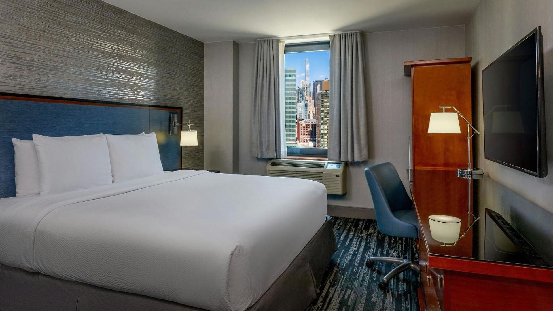 Fairfield By Marriott Manhattan Times Square 4*