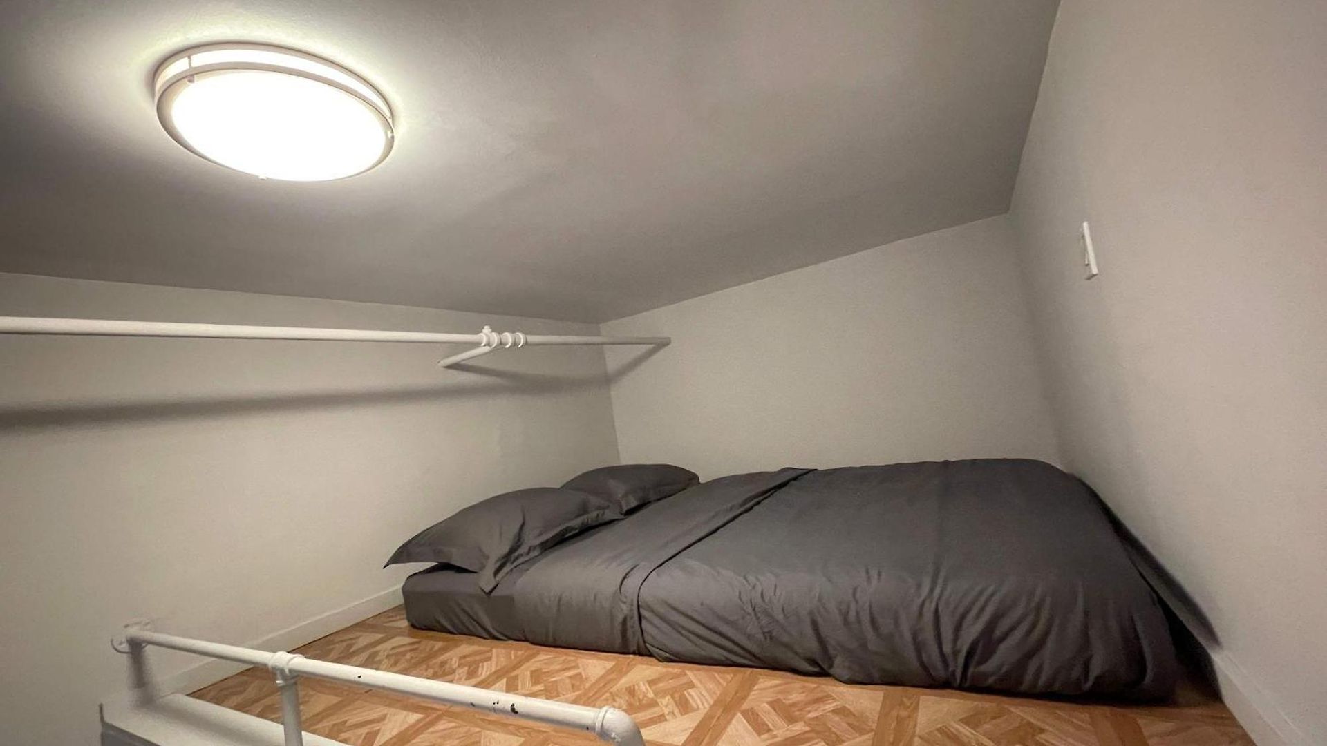 Apartment Union Square 4 With Shower - Shared Toilet *