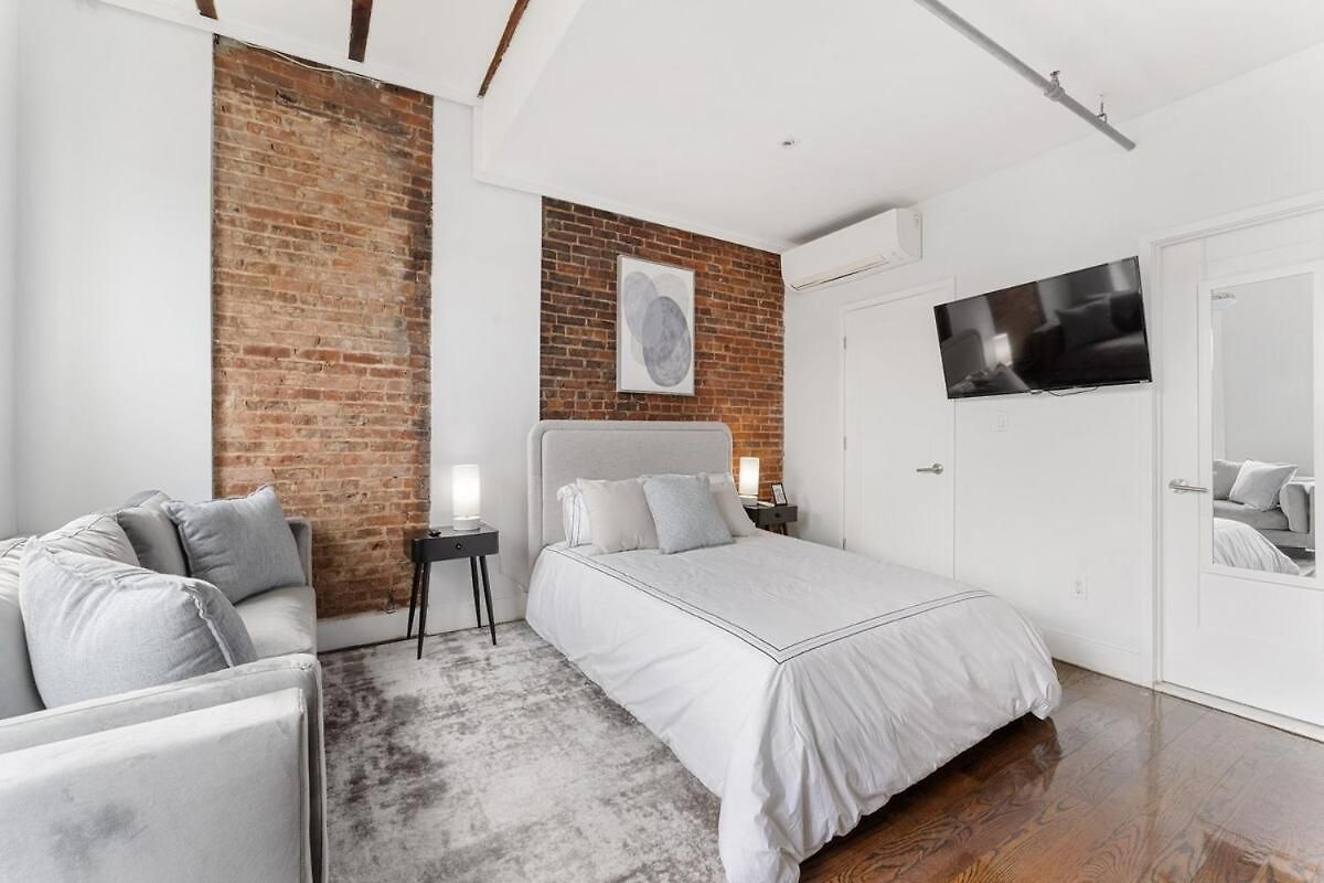 Chic In The Heart Of Brooklyn New York