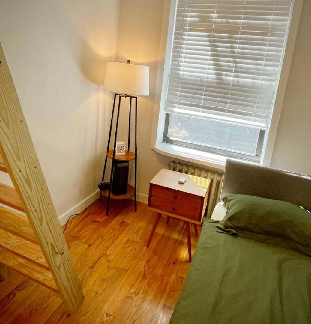 Union Square 4 With Shower - Shared Toilet Apartment New York