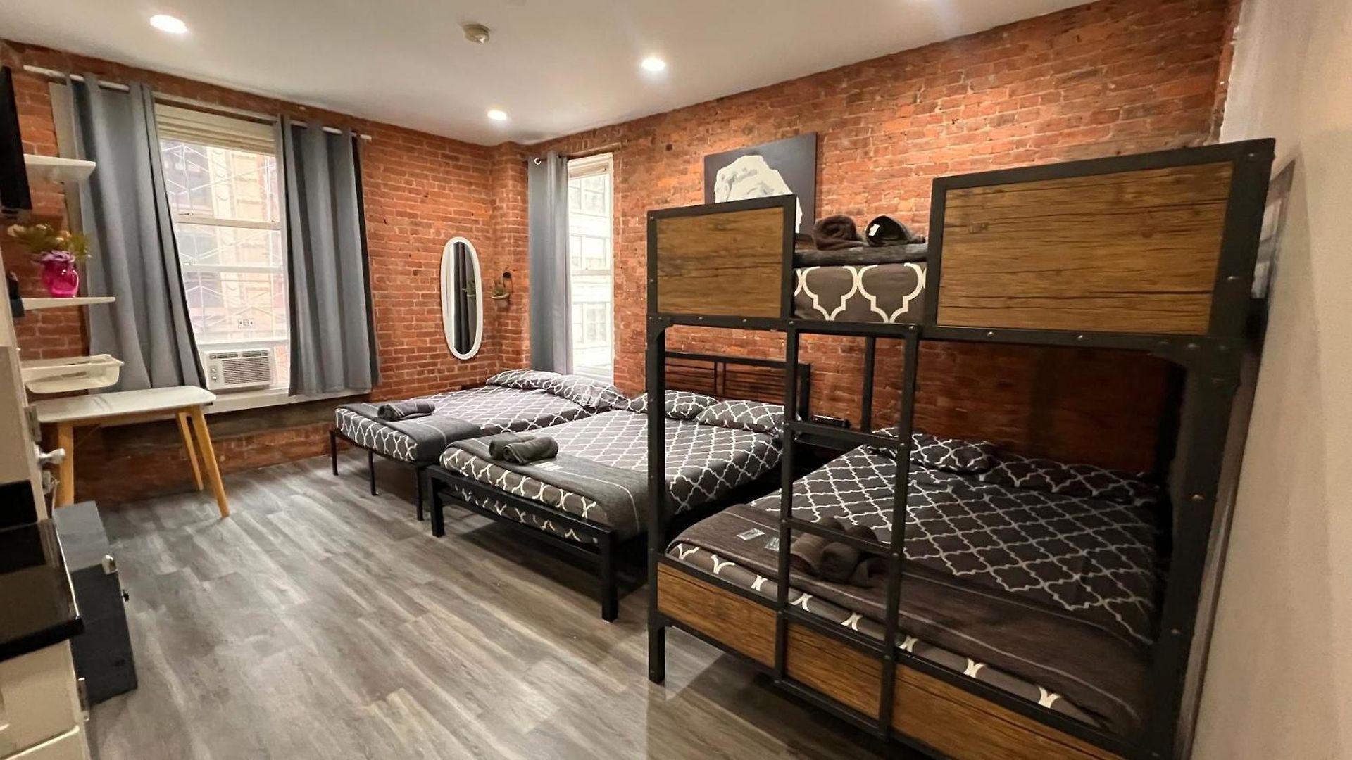 31 Street Broadway Apartment *