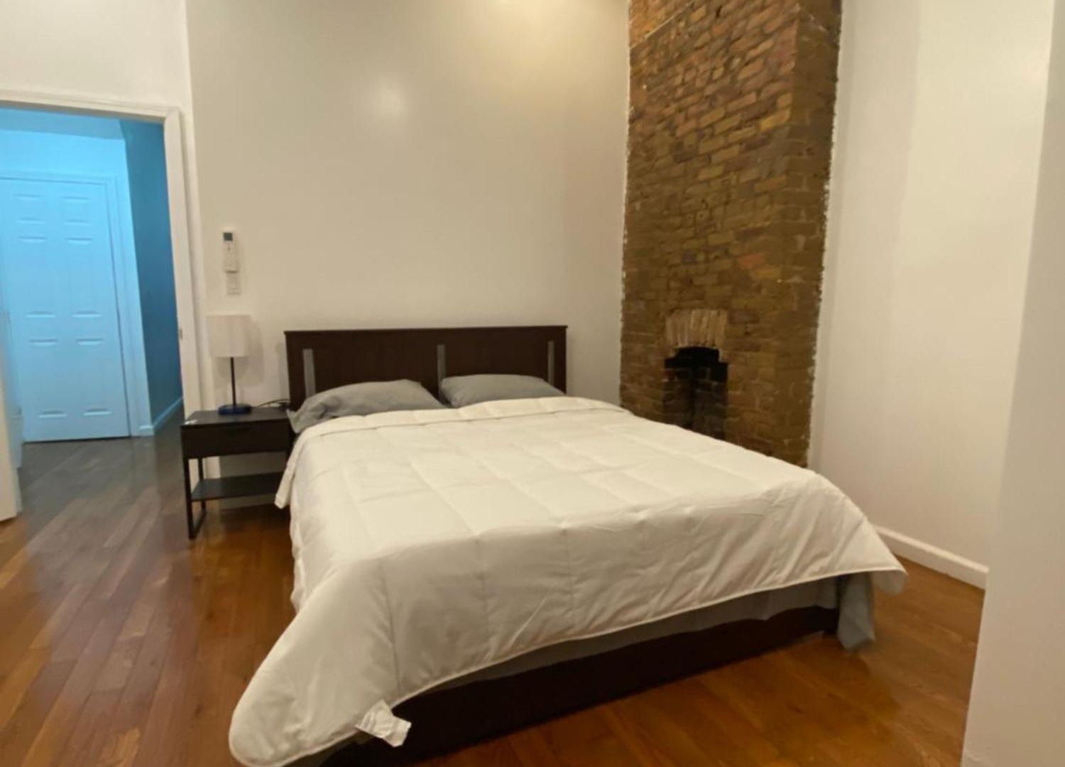 Apartment Modern Comfort 2br Haven Shared With The Host *