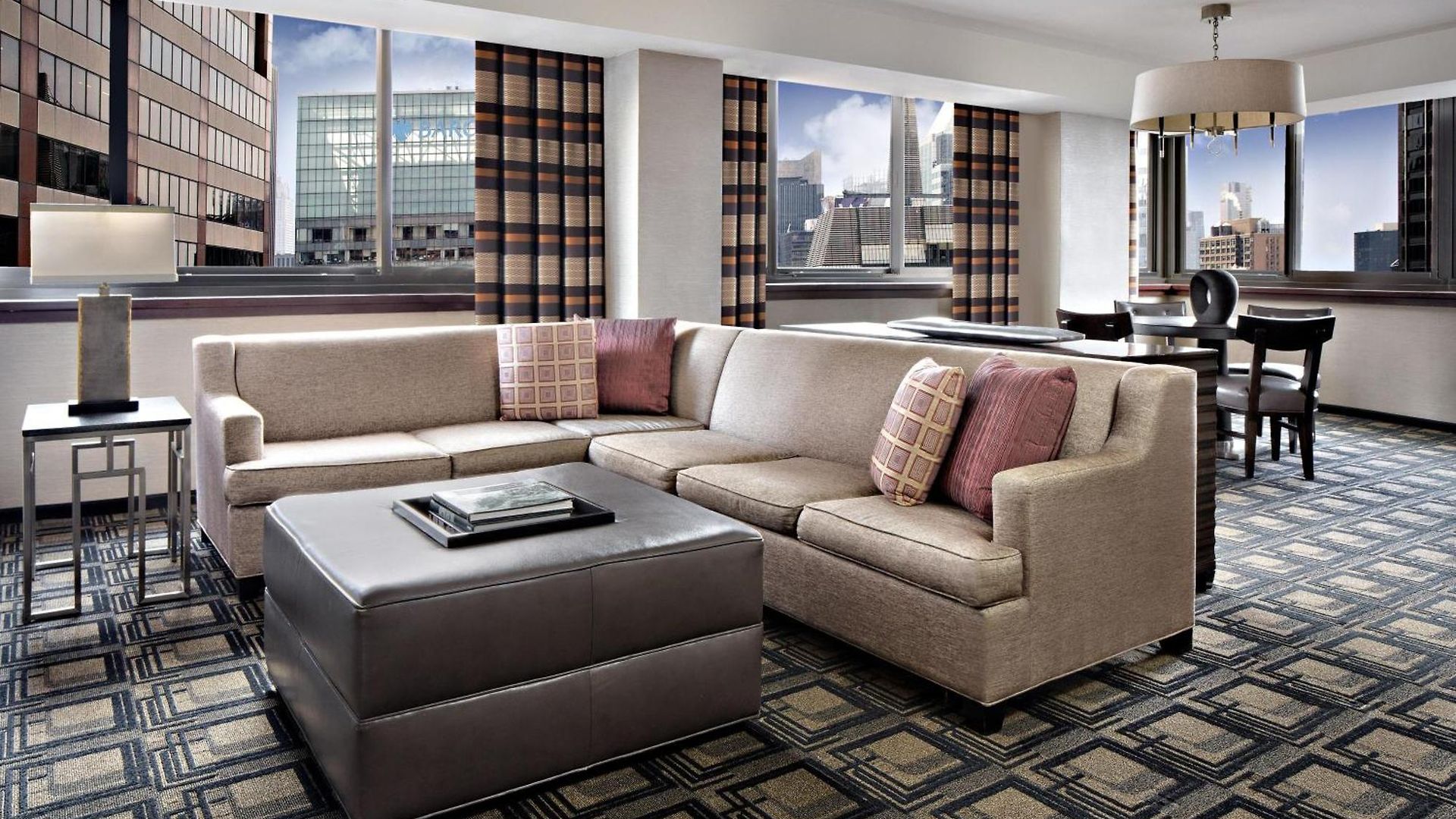 Sheraton Times Square 4*