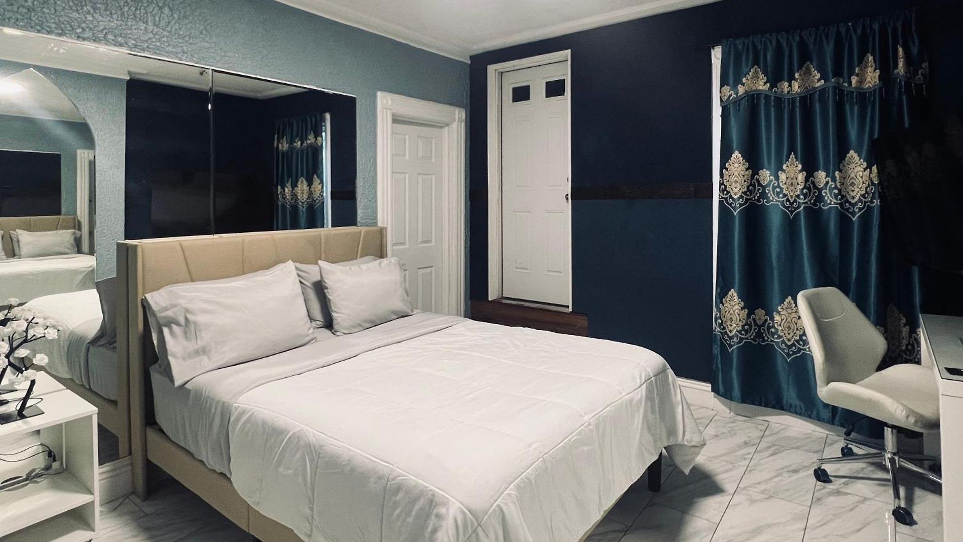 3 Bedrooms In 2nd Floor Modern Brooklyn Home, Close To J Train Guest house