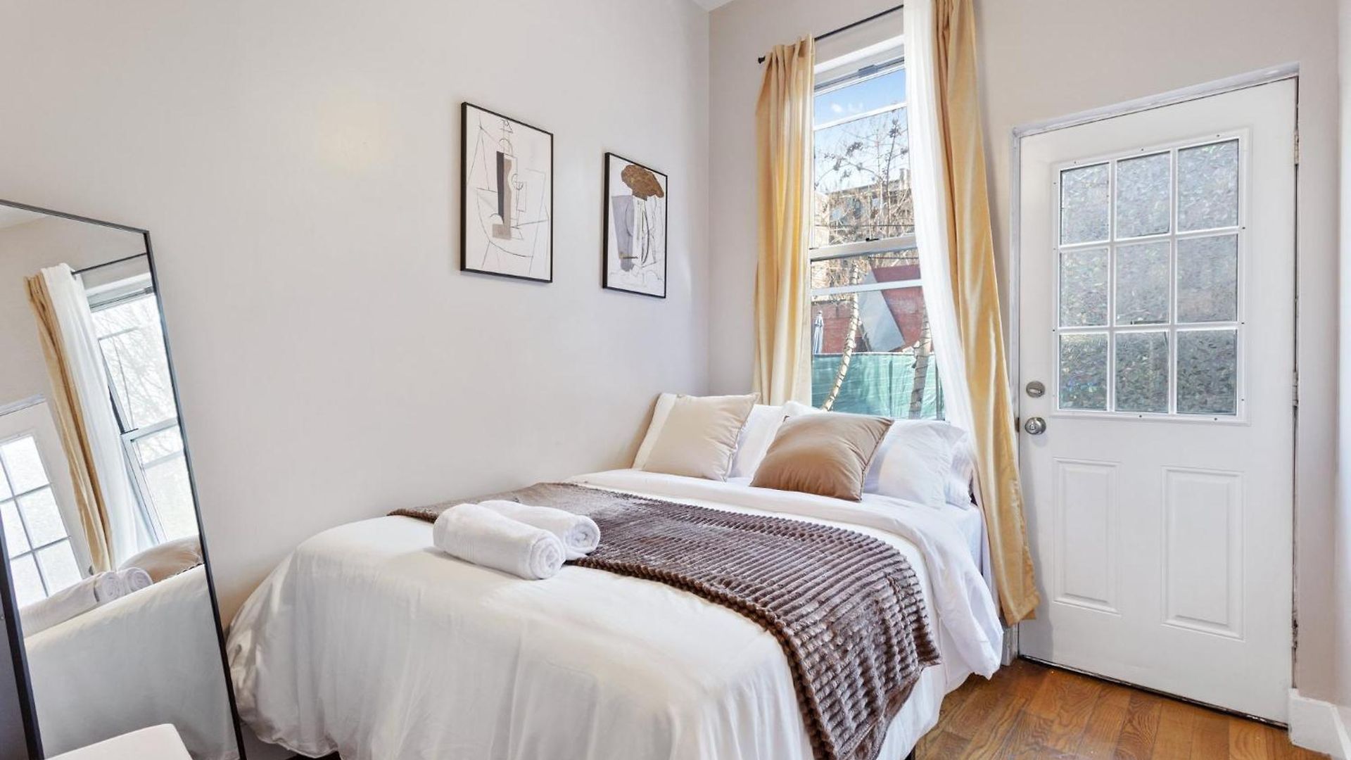 5bd Duplex W Private Patio Bbq And Arcade Games Apartment New York