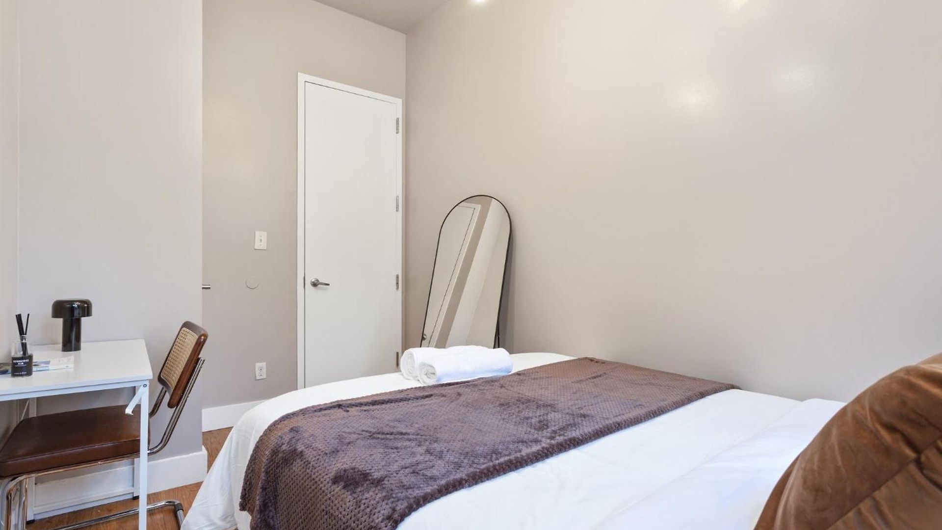 5bd Duplex W Private Patio Bbq And Arcade Games * New York