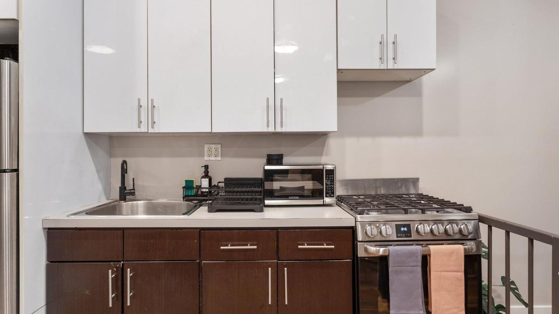 Apartment 5bd Duplex W Private Patio Bbq And Arcade Games *