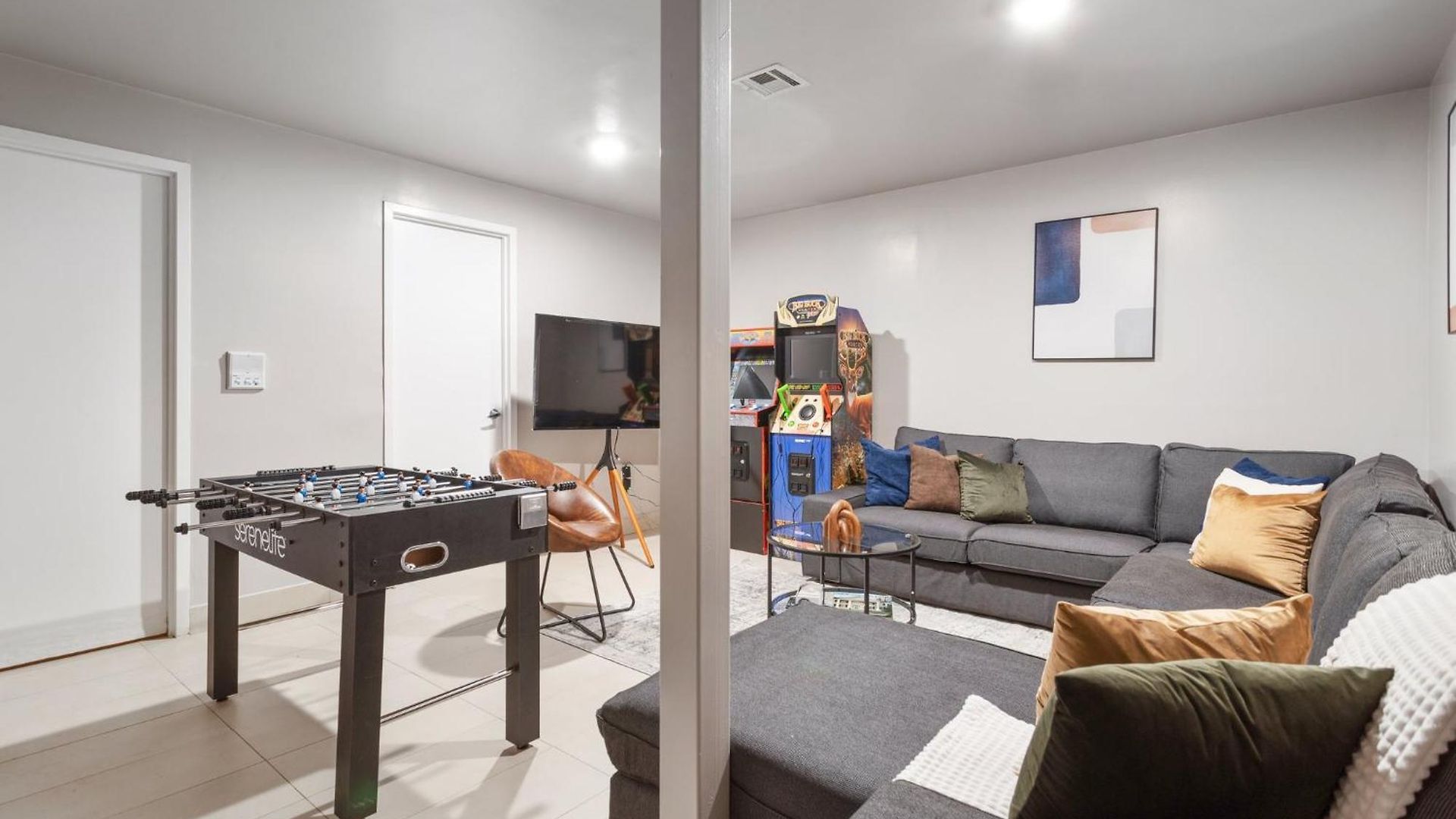 5bd Duplex W Private Patio Bbq And Arcade Games New York
