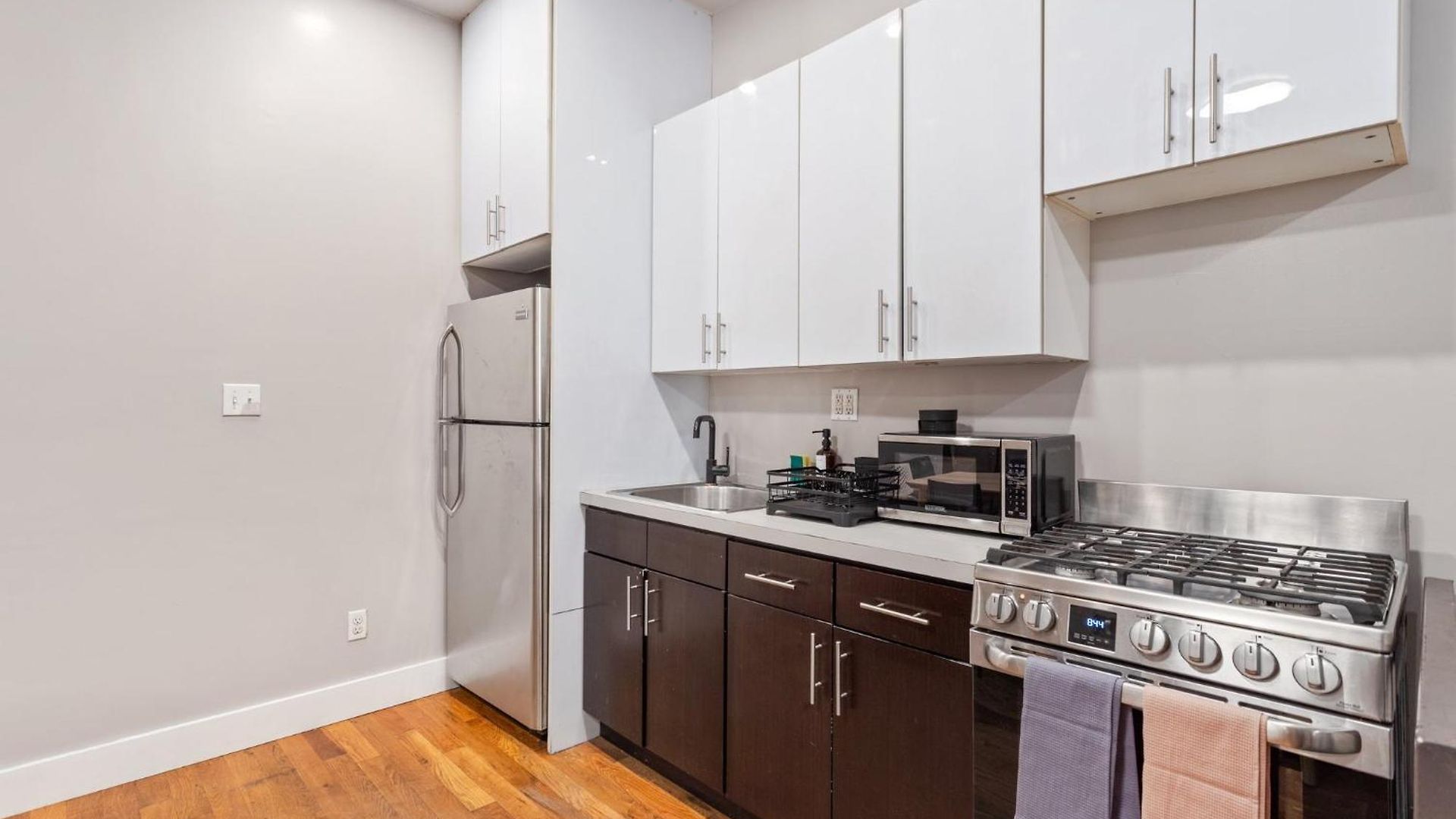 Apartment 5bd Duplex W Private Patio Bbq And Arcade Games