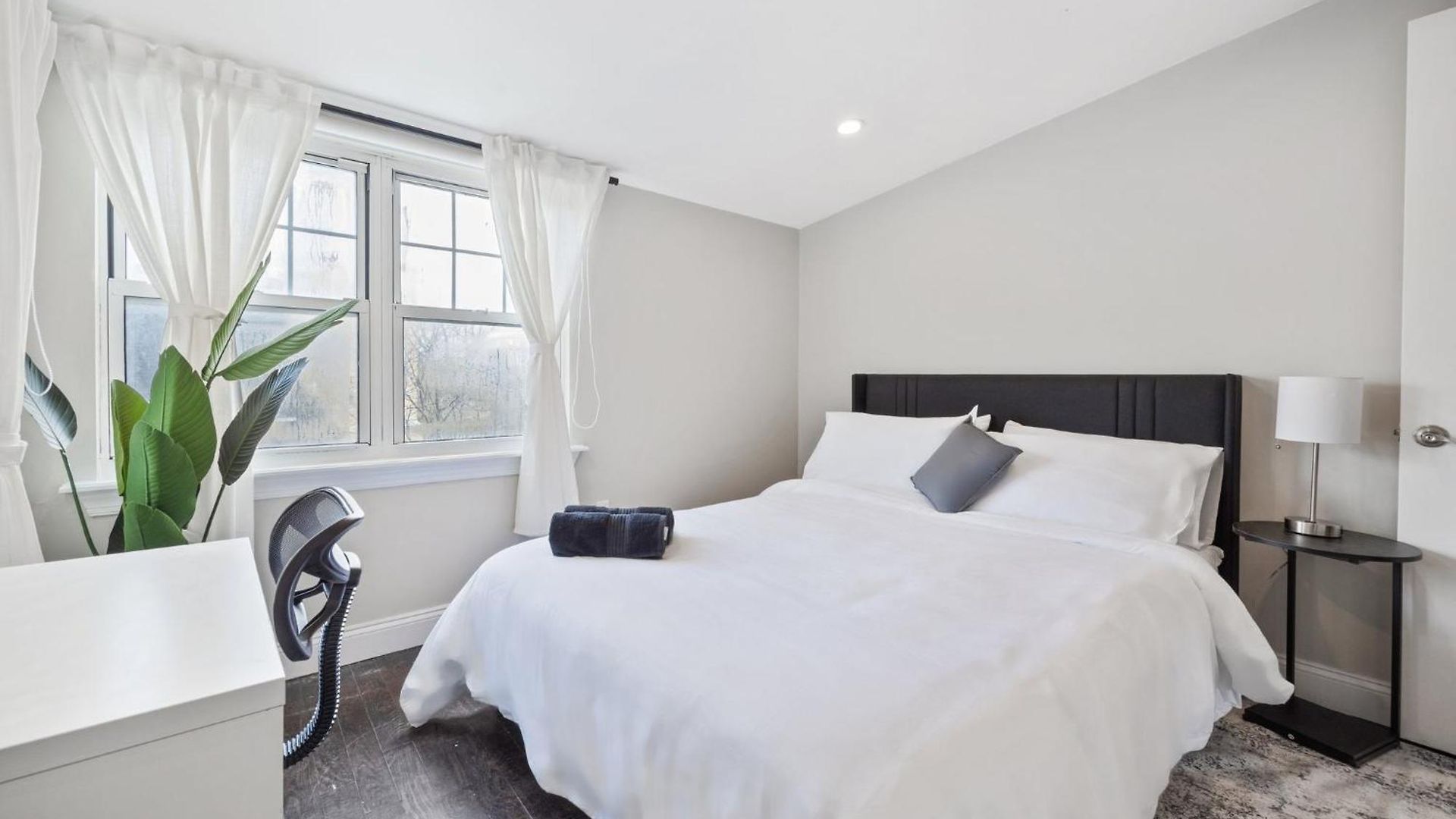 Apartment Biggest Duplex 6bd In Bushwick For 16 Guests