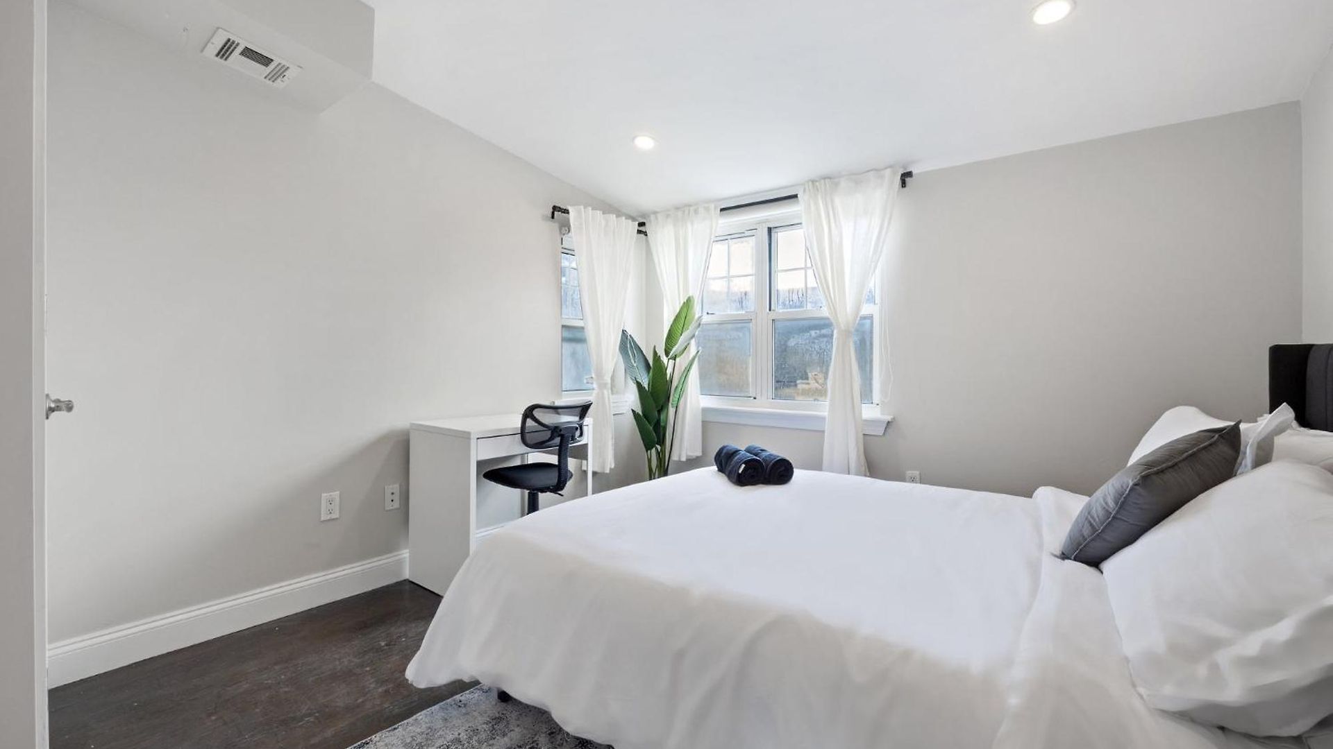Apartment Biggest Duplex 6bd In Bushwick For 16 Guests New York