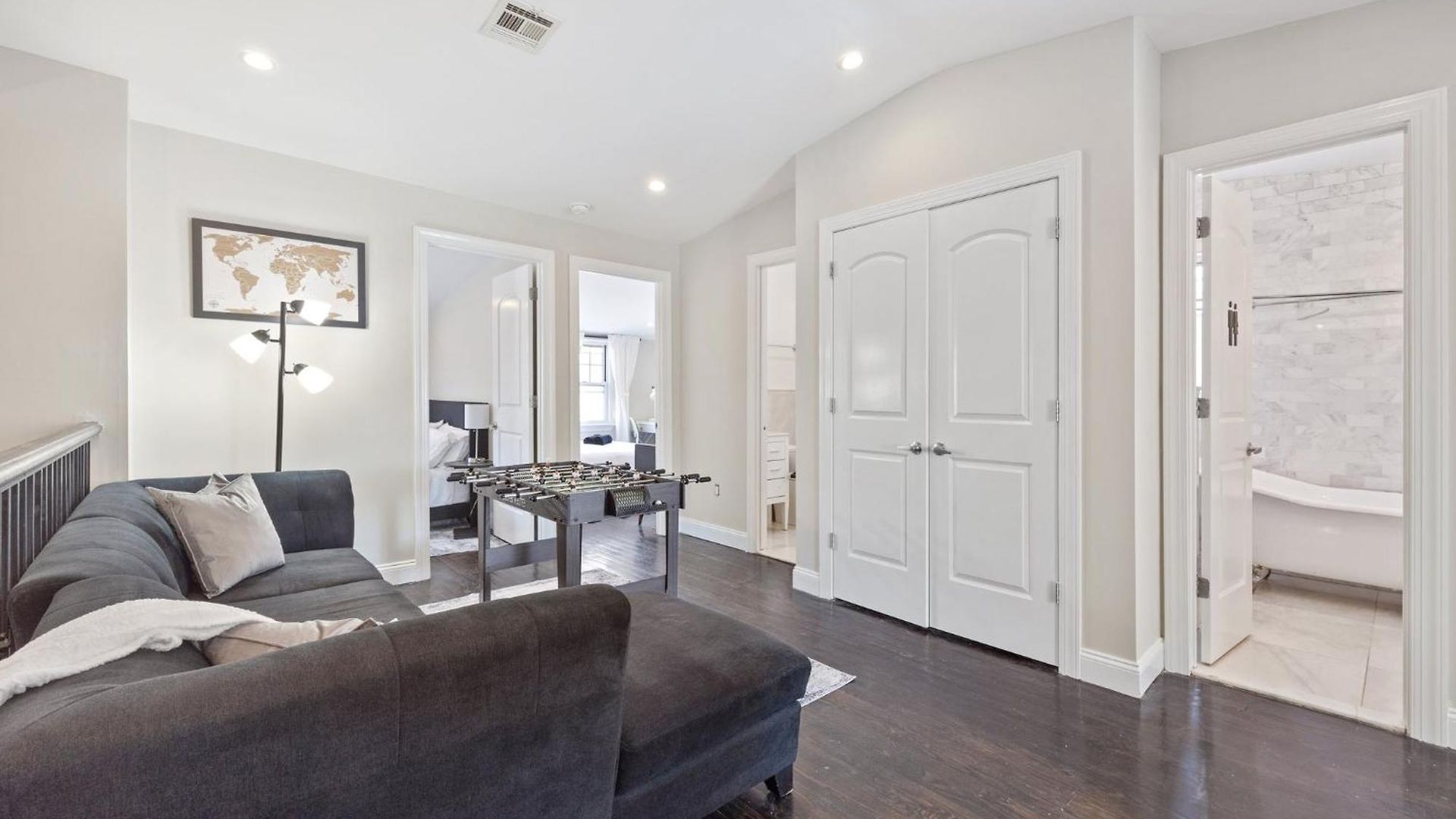 Biggest Duplex 6bd In Bushwick For 16 Guests *