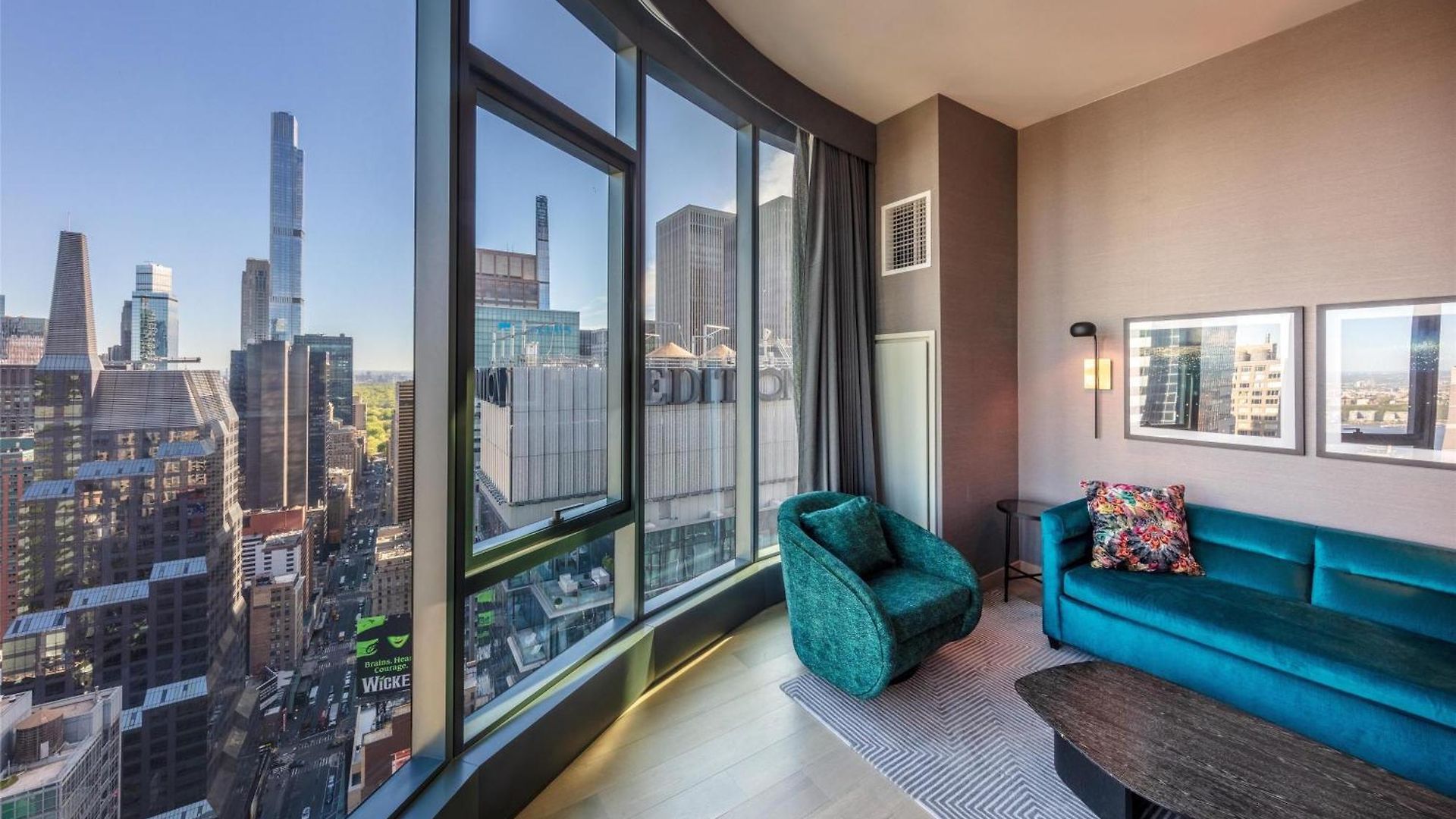 Tempo By Hilton Times Square 4*
