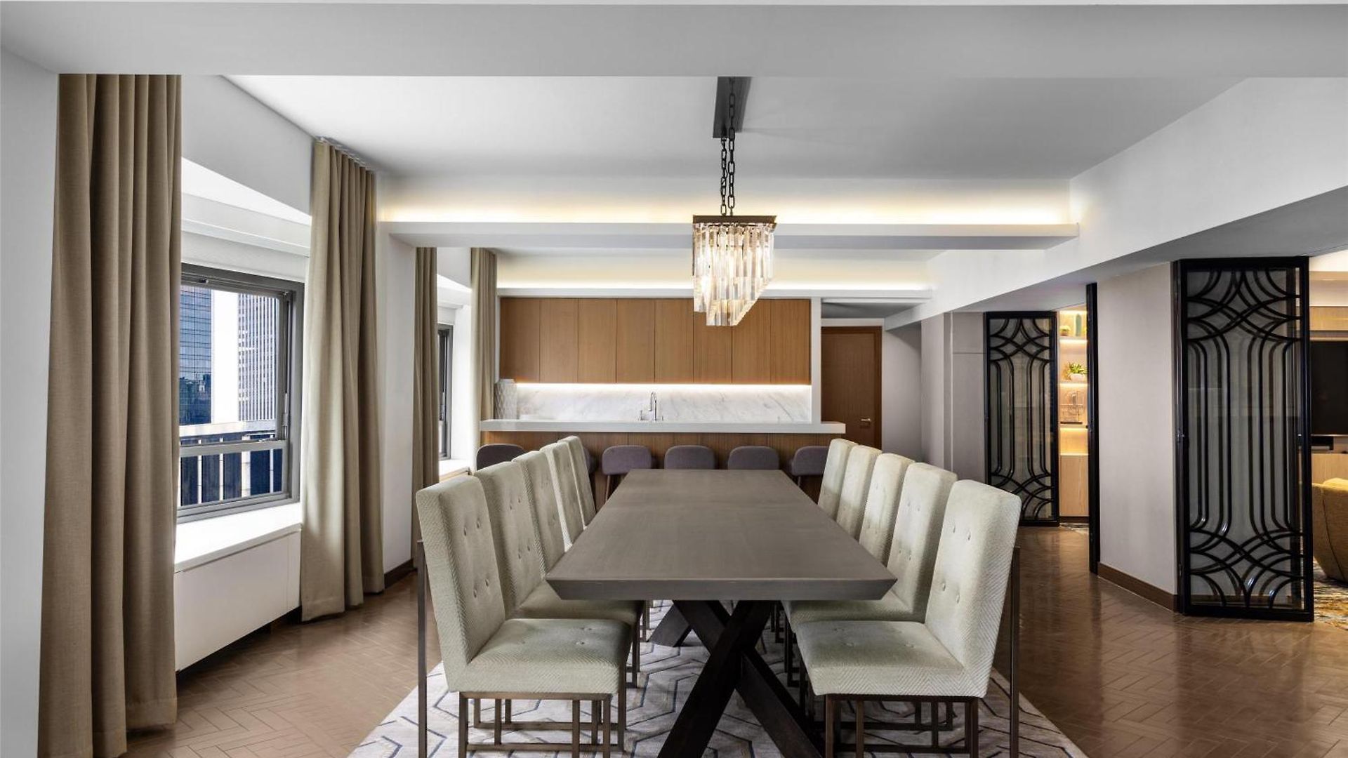 Hilton Midtown 4*