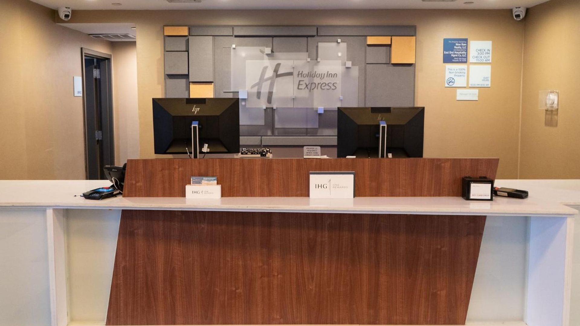 Express Maspeth By Ihg