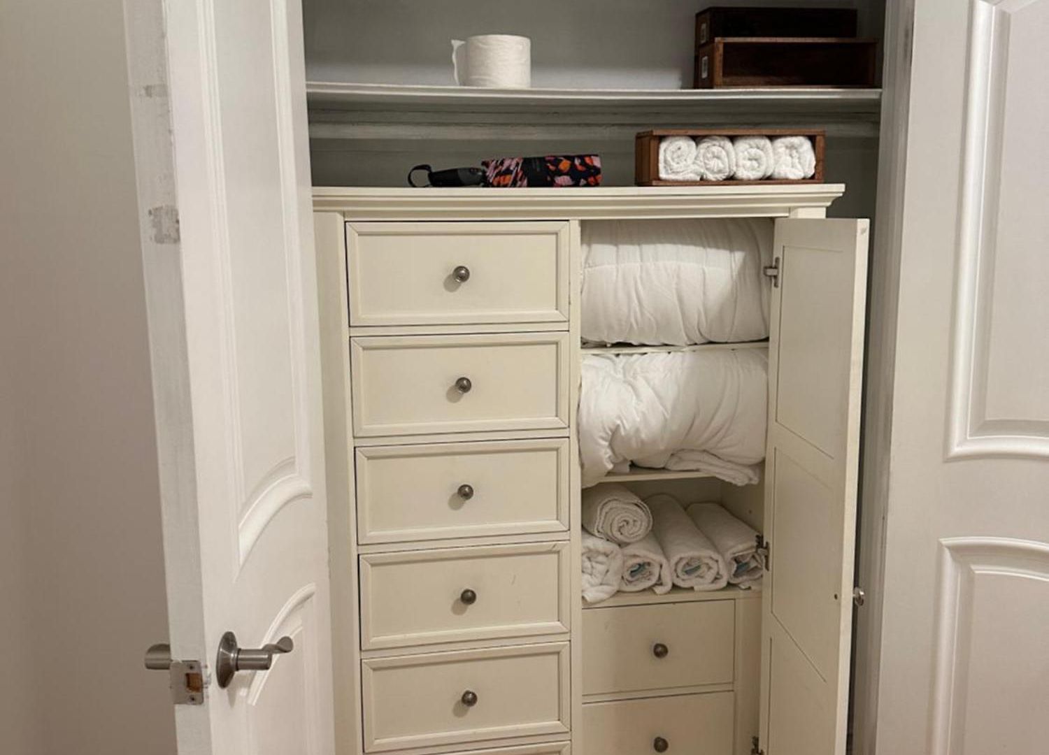 Private Bedroom And Private Bath Guest house