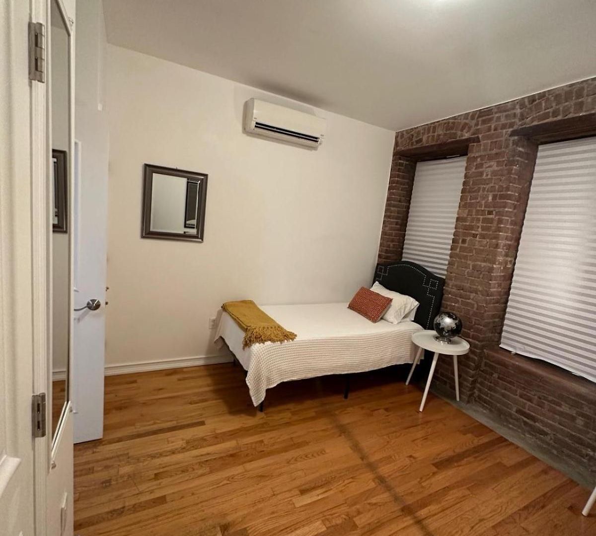 Private Bedroom And Private Bath Guest house