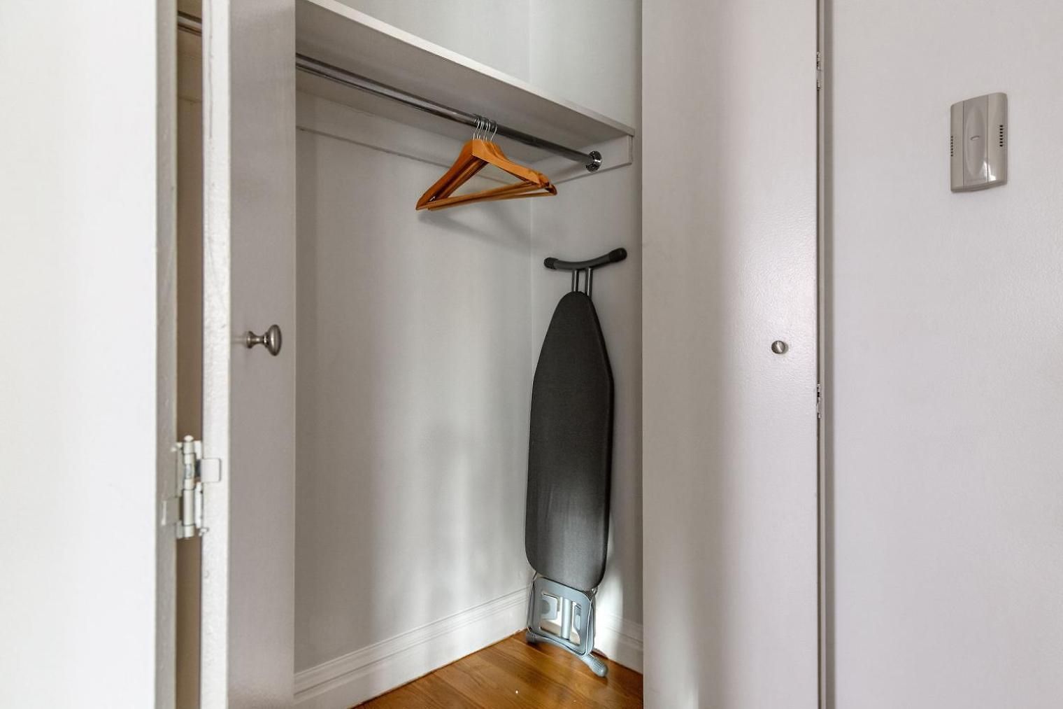 Apartment Midtown 1br W Doorman Wd Nr Times Square Nyc-1351 *
