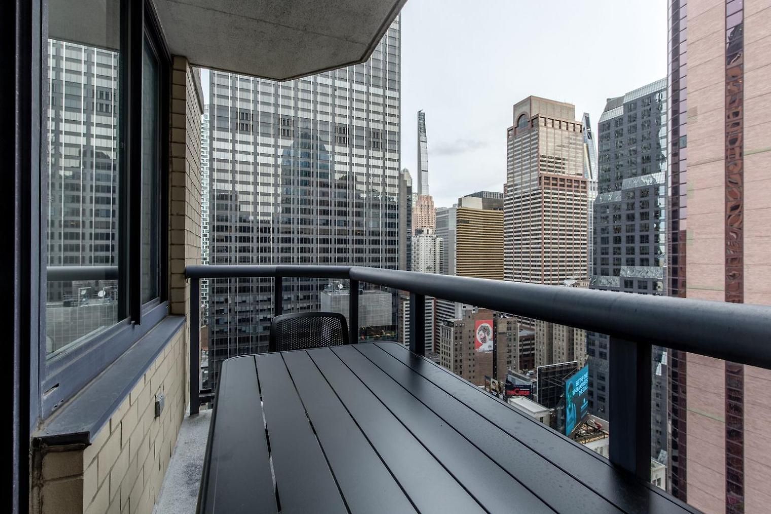 Midtown 1br W Doorman Wd Nr Times Square Nyc-1351 Apartment *