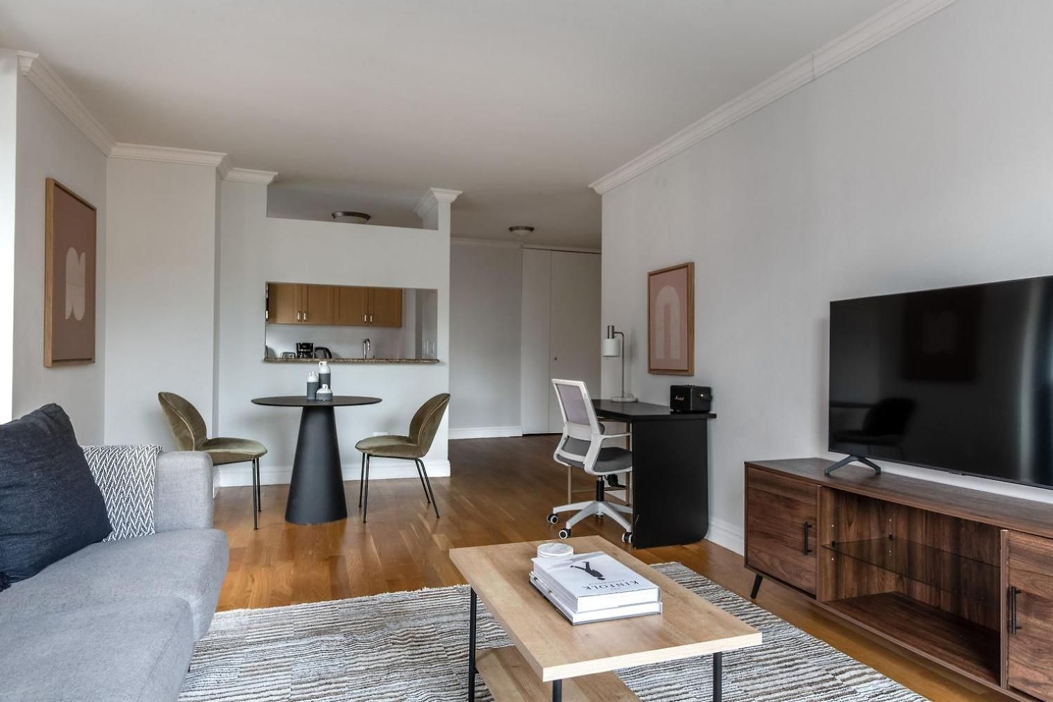 Apartment Midtown 1br W Doorman Wd Nr Times Square Nyc-1351 New York