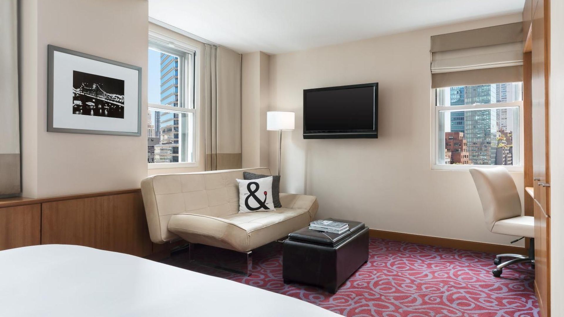 57 Hotel 4*