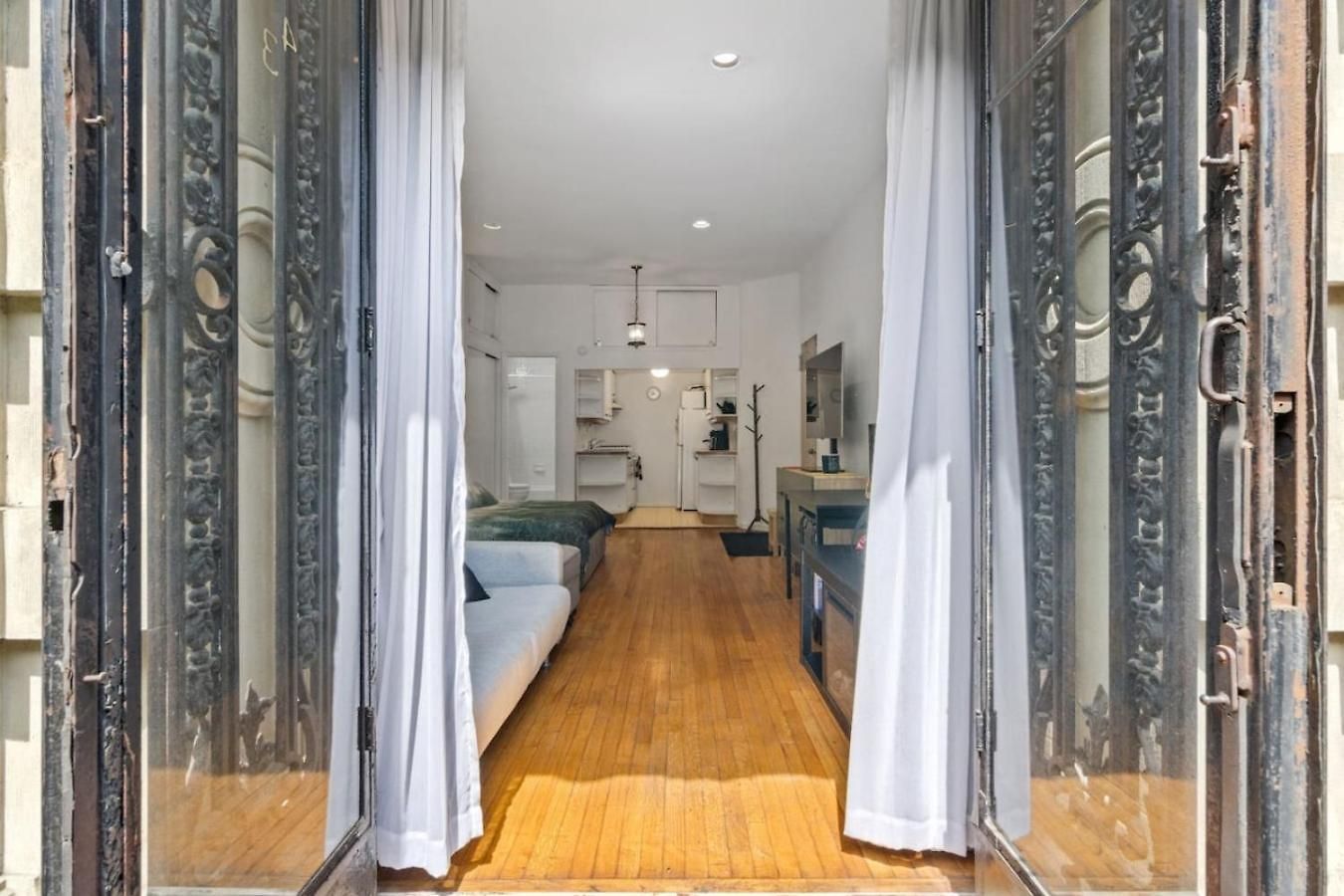 Apartment Stylish In Park Location Ever