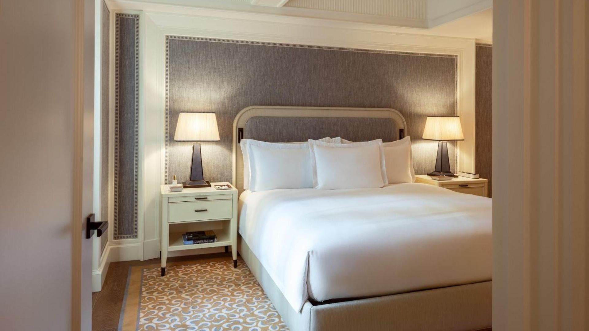 Hotel The Surrey, A Corinthia New York