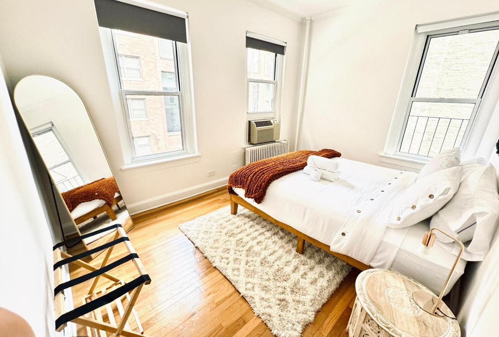Upper East Side 2 Bedrooms Gem *