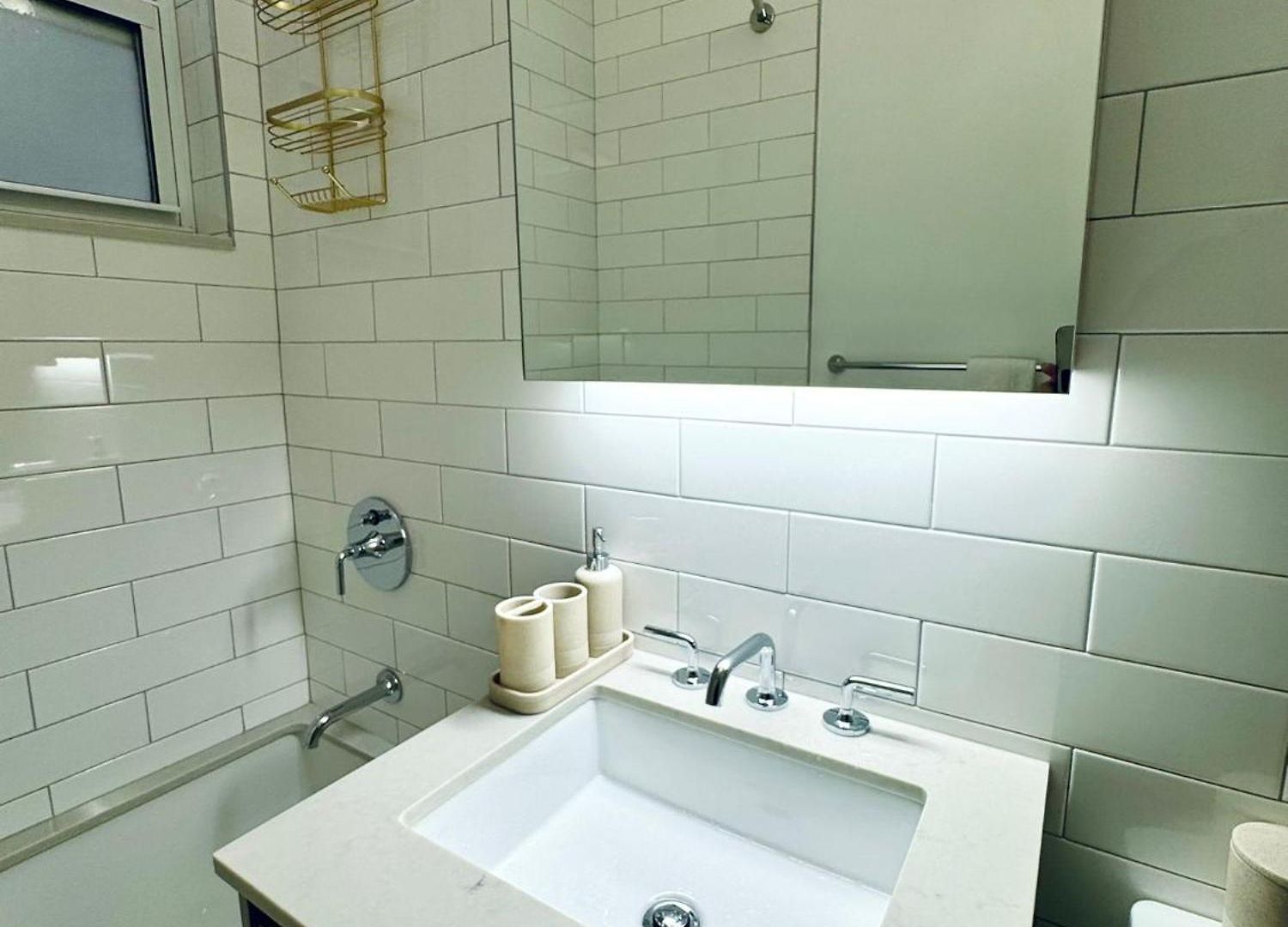 Upper East Side 2 Bedrooms Gem *