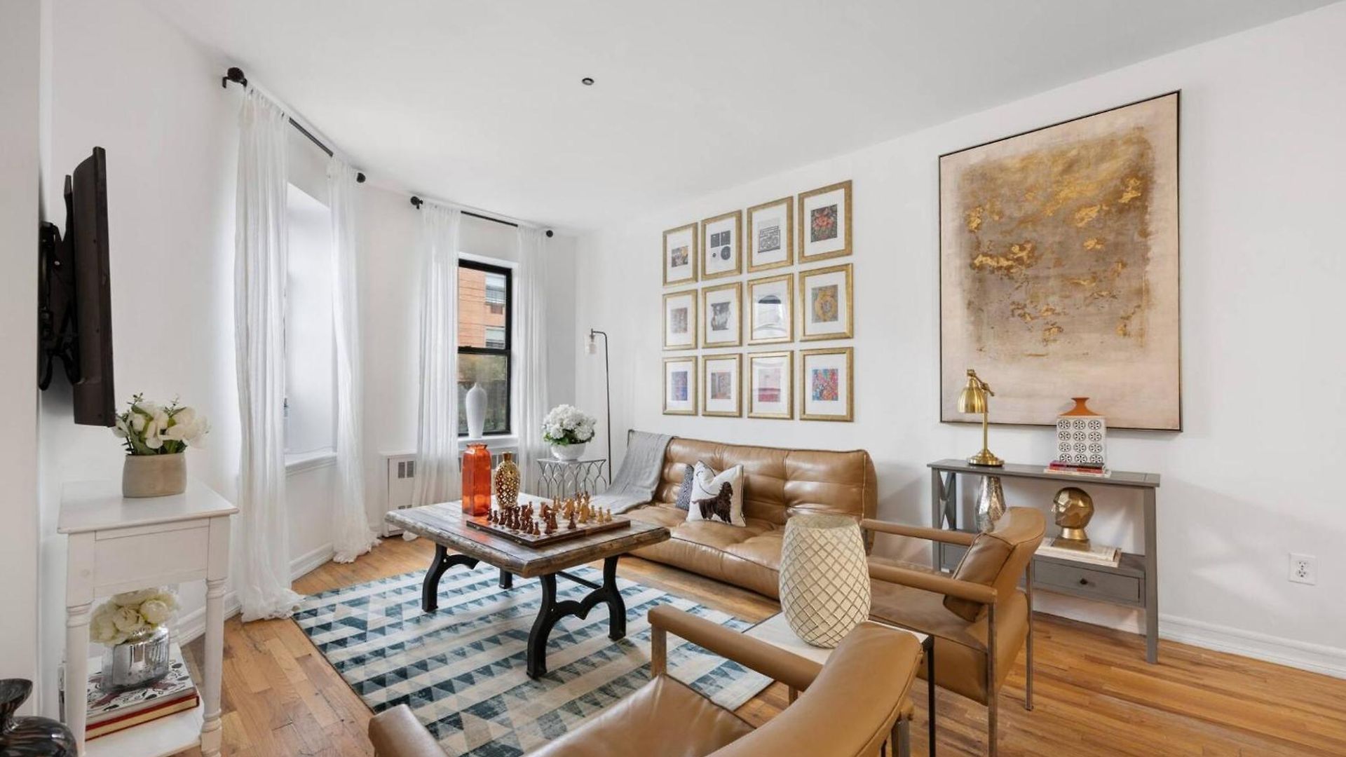 Harlem Renaissance Apartment *