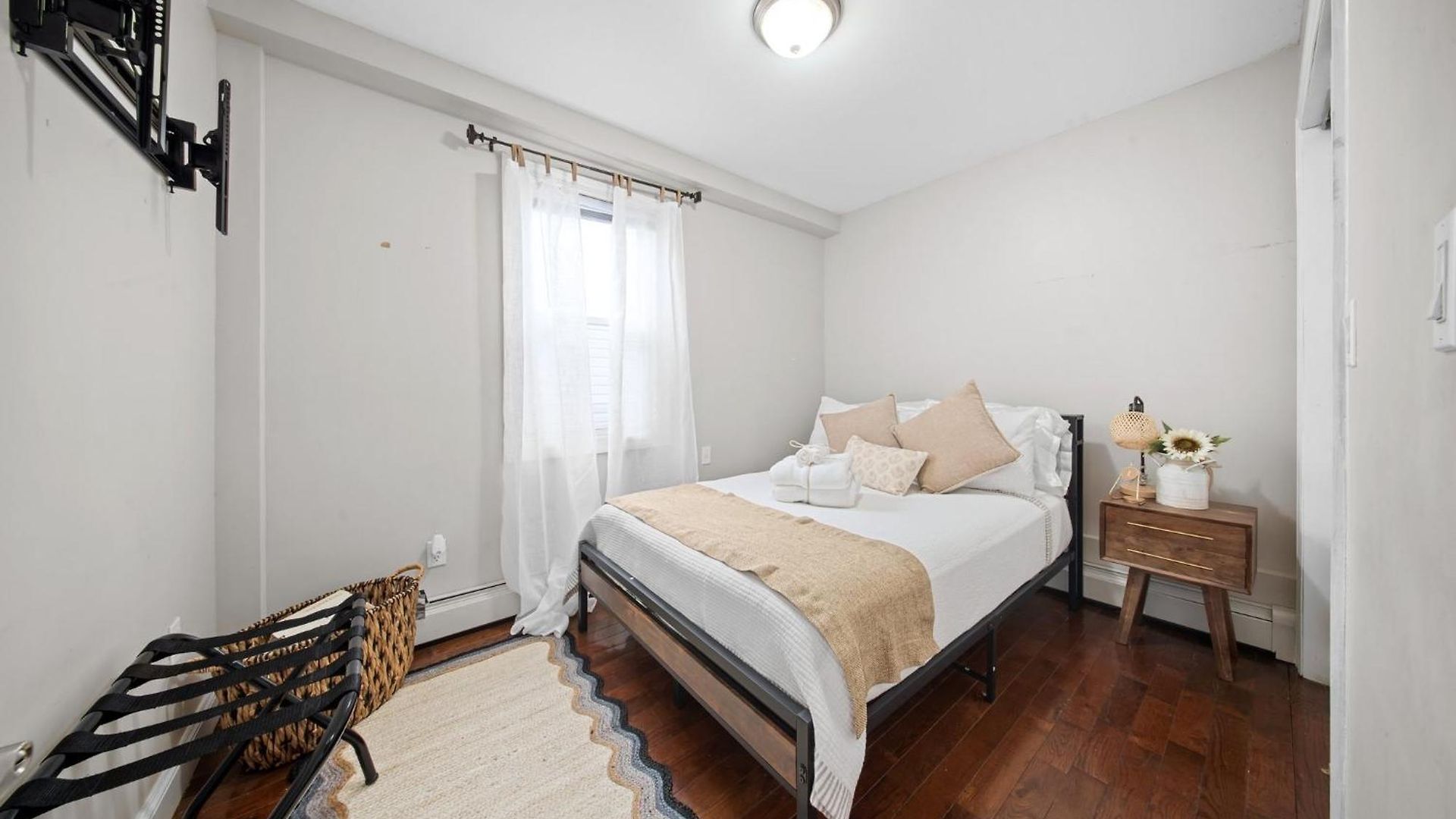 One Bedroom Near Jfk Airport!