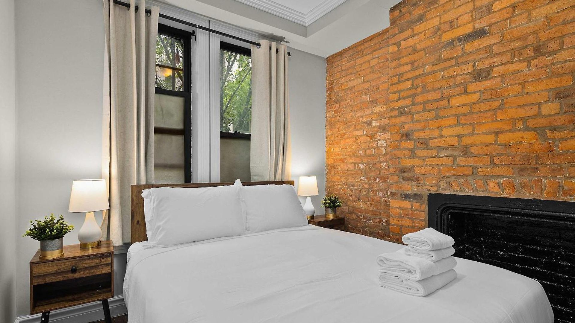 Stylish Escape In The East Village Apartment *